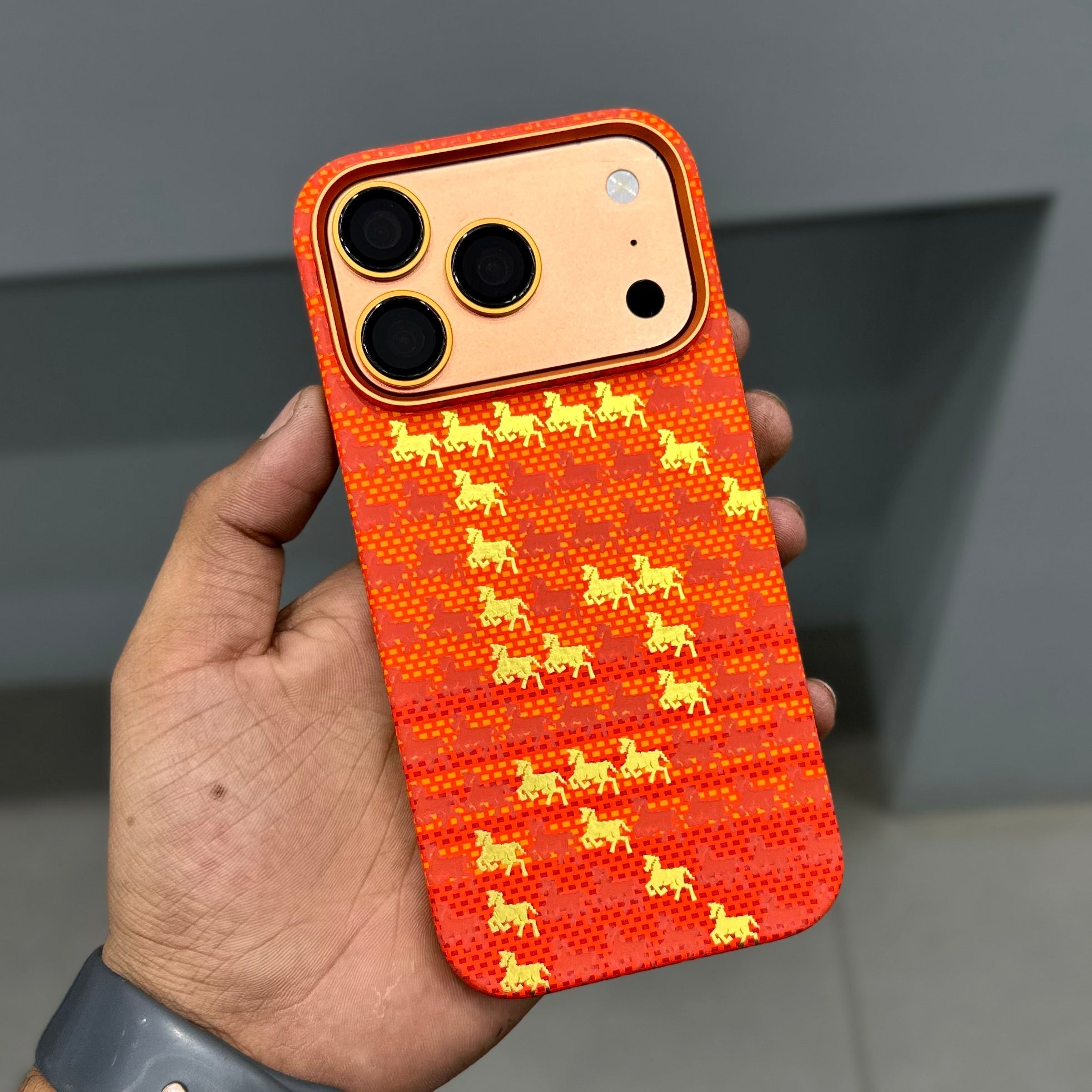 ARCTIC HORSE MAGSAFE CASE - ORANGE ( No. 3604 )
