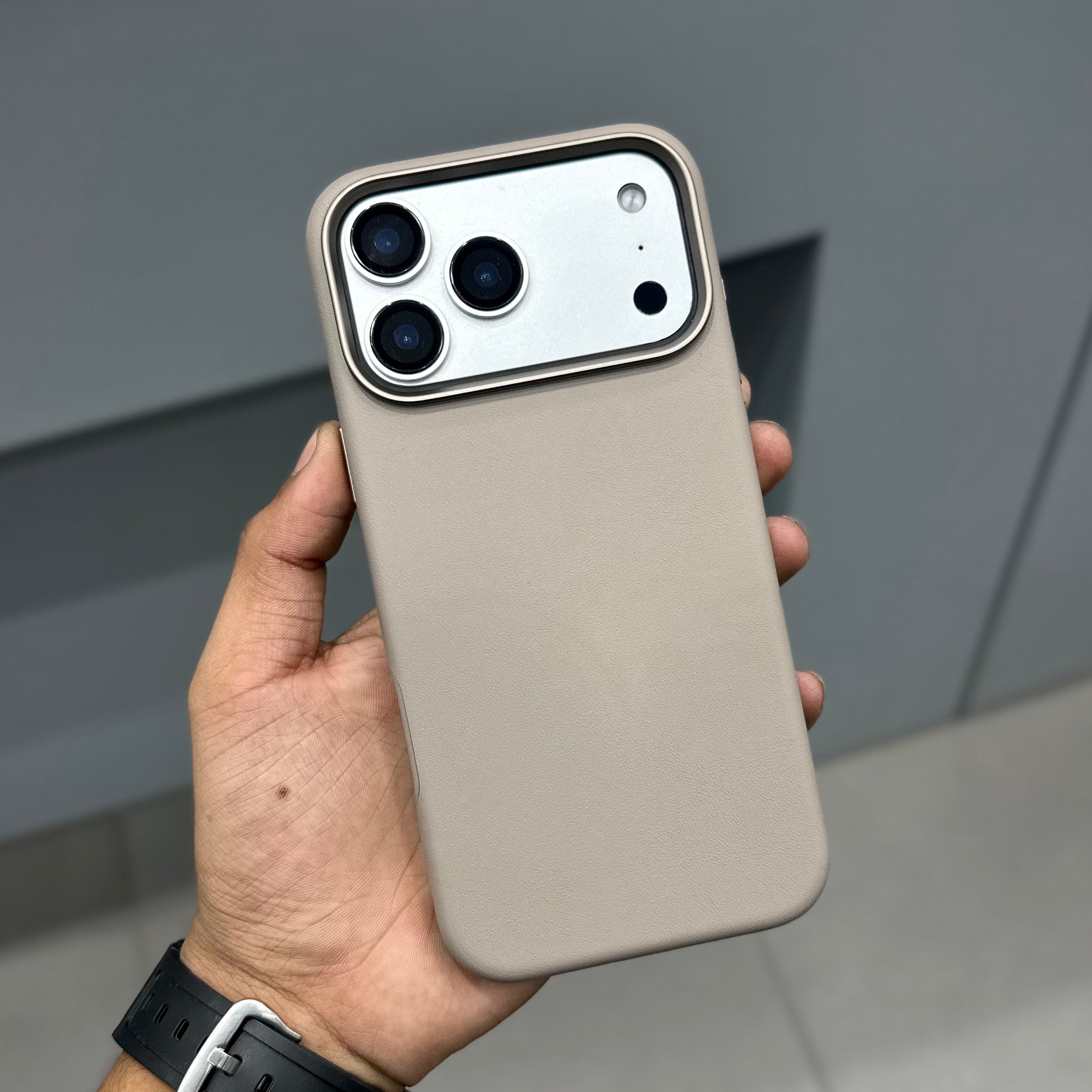 ICON CLASSIC LEATHER MAGSAFE CASE - DESERT BROWN ( No. 2868 ) Mobile Case by CoverMeUp