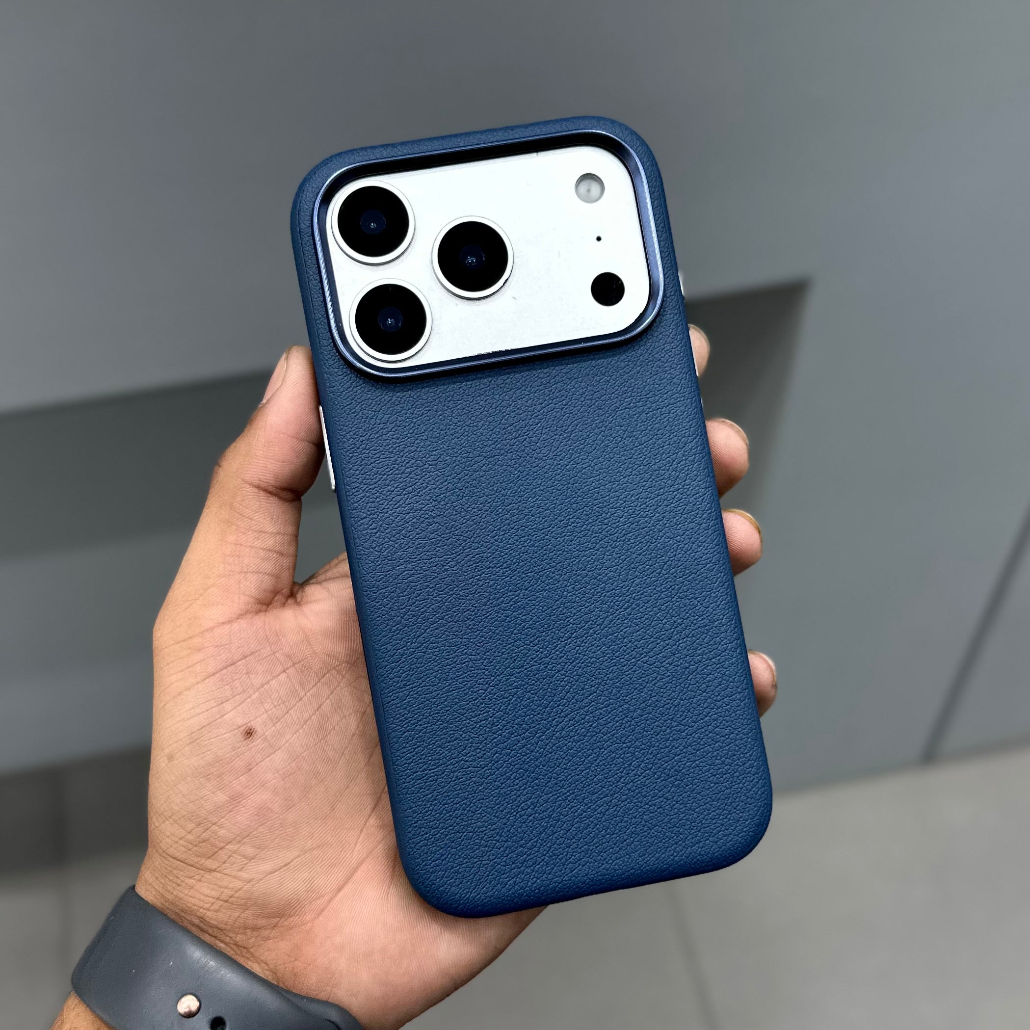 LAZY BOAT UNICON WITH BUTTON MAGSAFE CASE - BLUE ( No. 2594 )