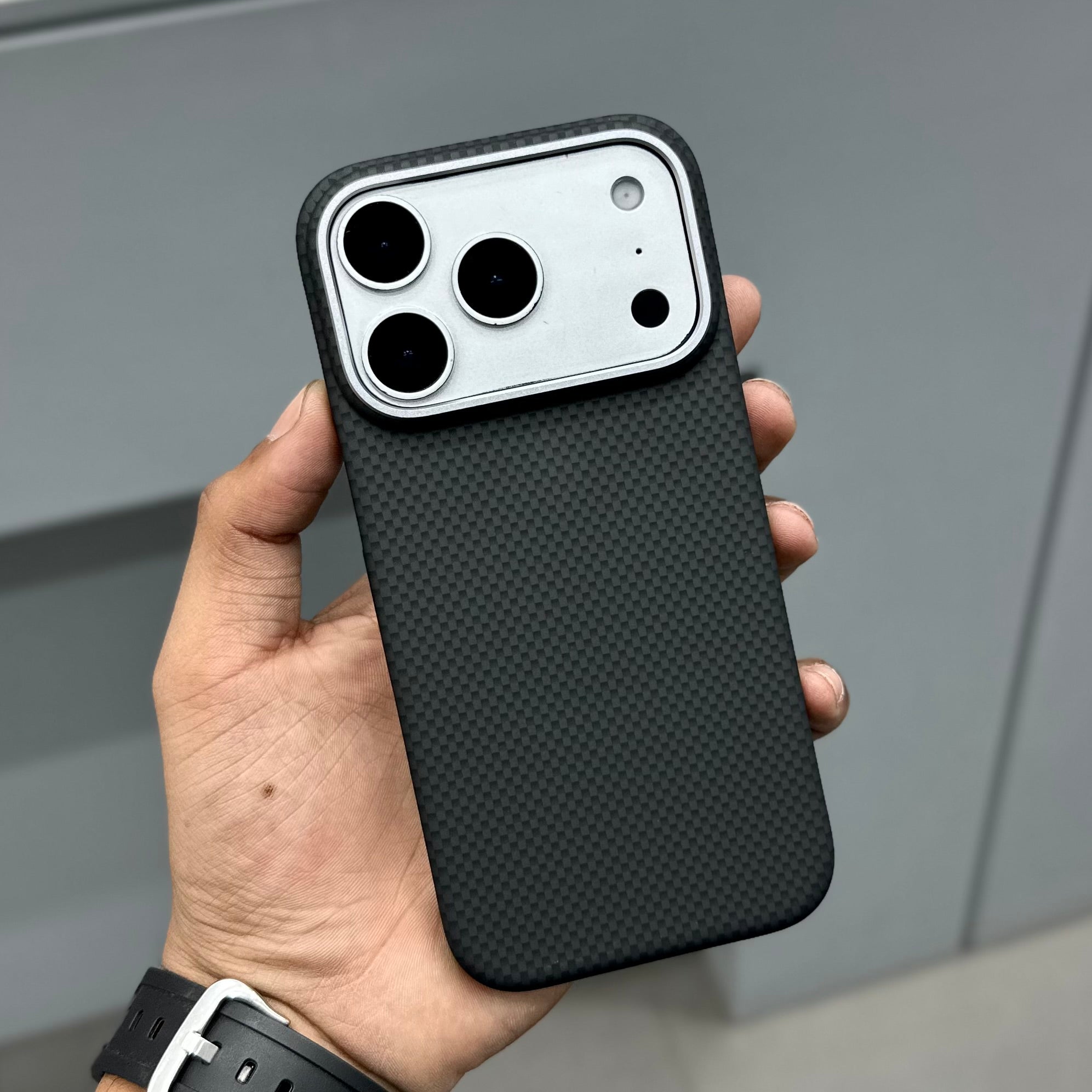 XLEVEL MARS COLLECTION WITH MAGSAFE - BLACK SILVER ( No. 2716 ) Mobile Case by CoverMeUp