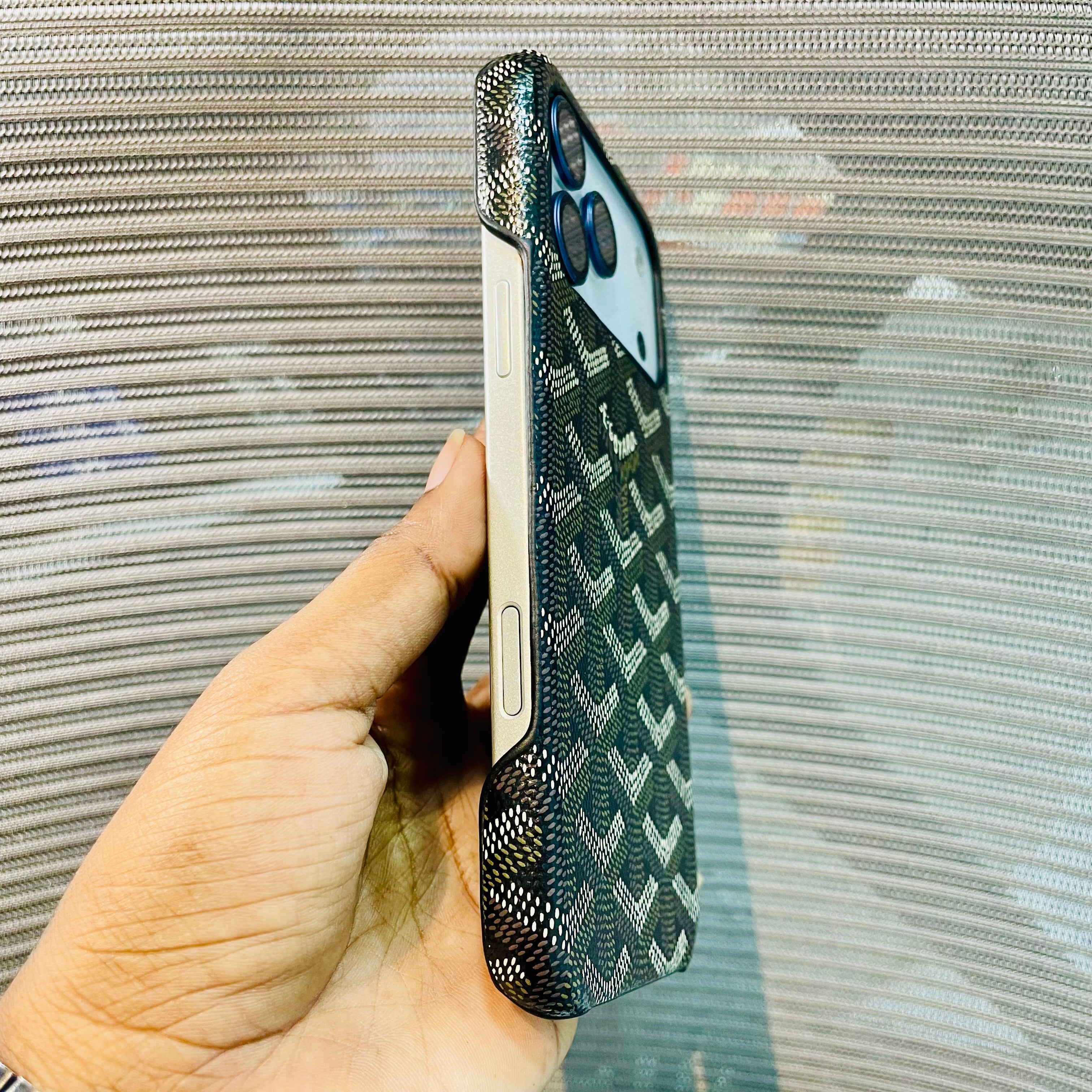 Luxe Printed Inner Fur iPhone 17 Pro Max Case