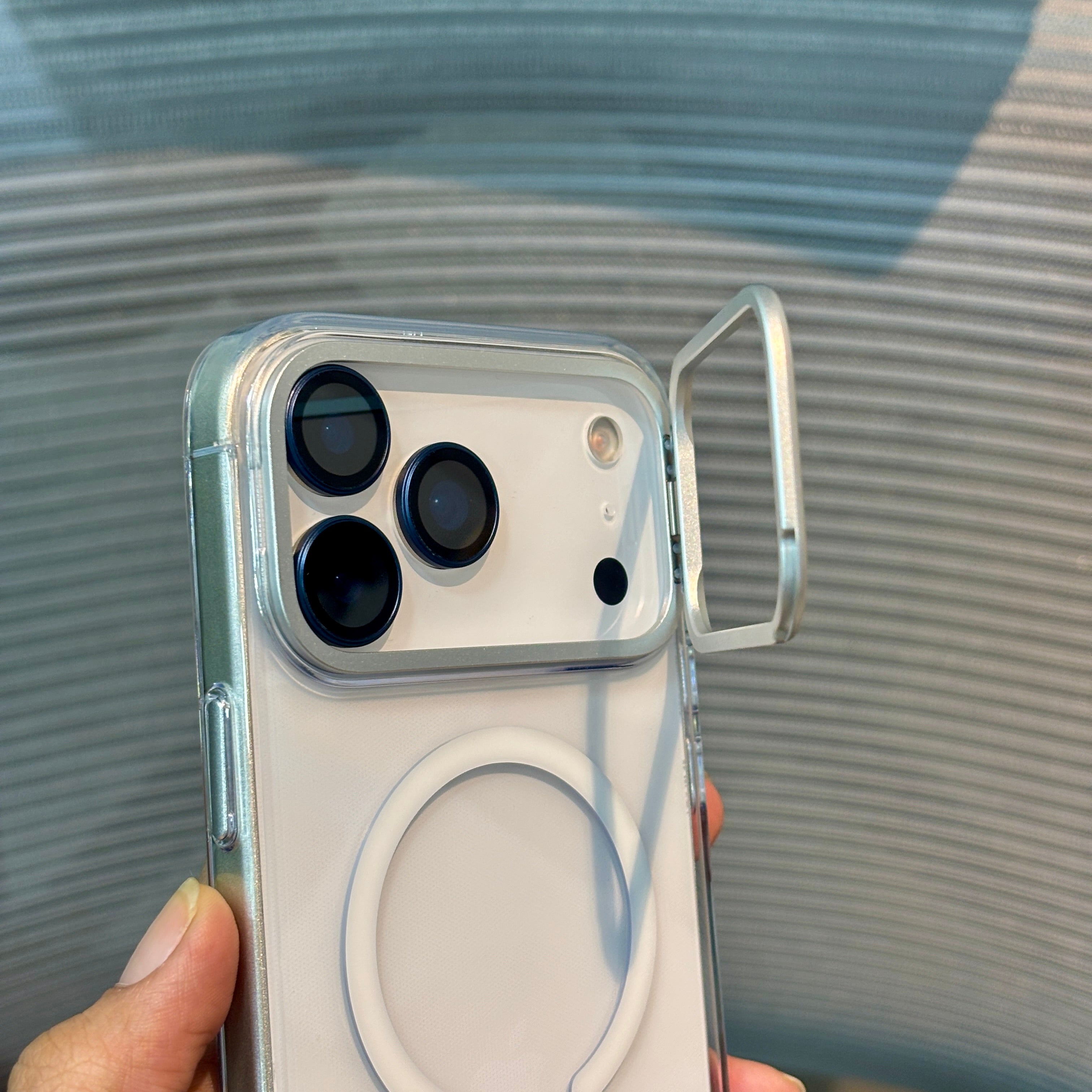 ClearStand MagSafe iPhone 17 Pro Max Case