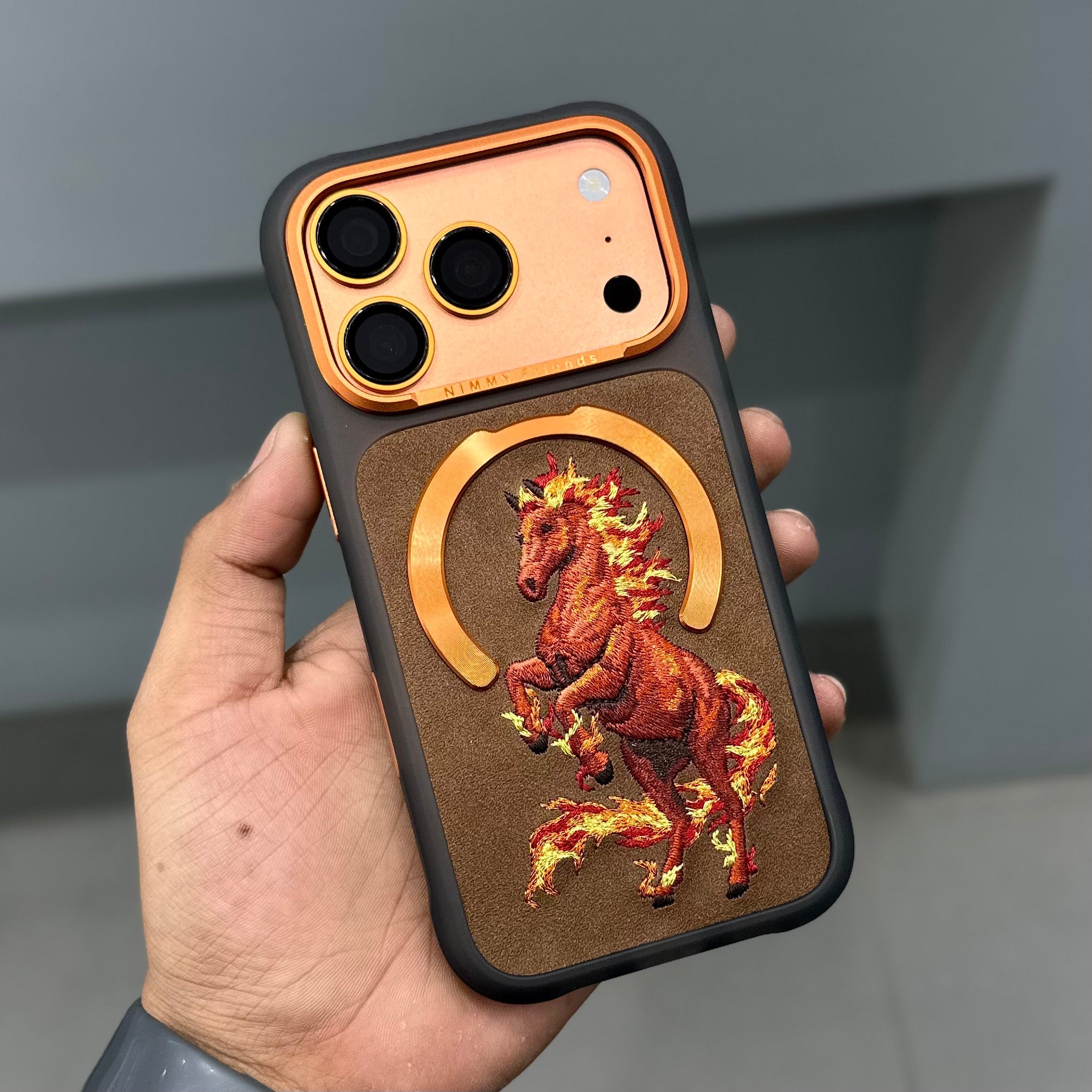 NIMMY HORSE MAGSAFE CASE - BLACK ORANGE ( No. 3538 )