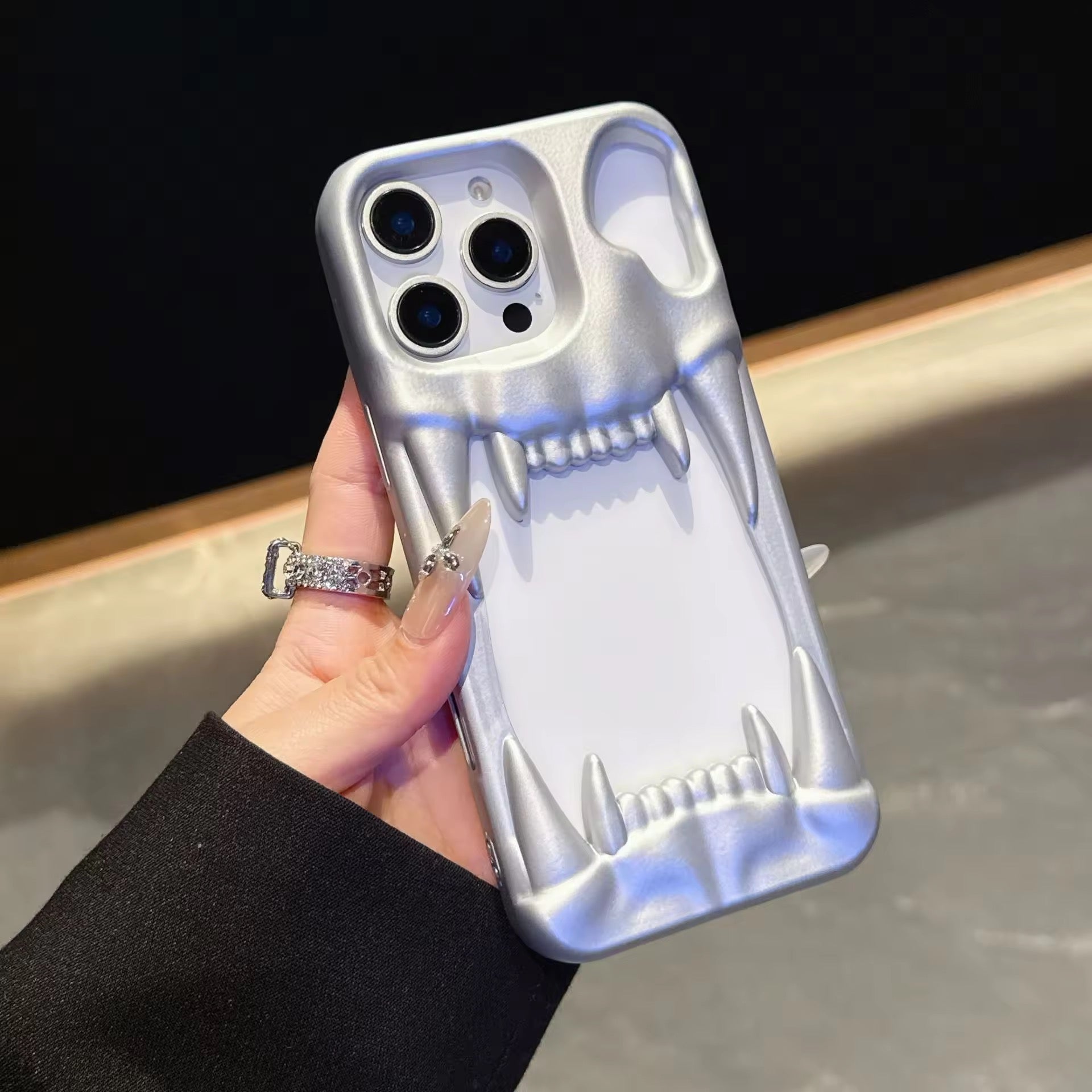 Protective Apple iPhone Back Cover - TigerEdge Hollow iPhone Case - Style 3