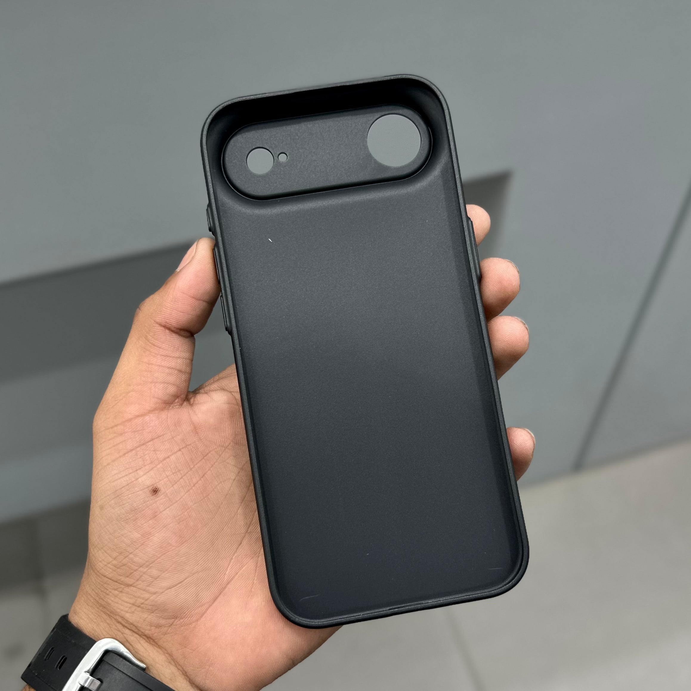 NOVO IP GUARD ULTRA THIN CASE - BLACK ( No. 2778 )