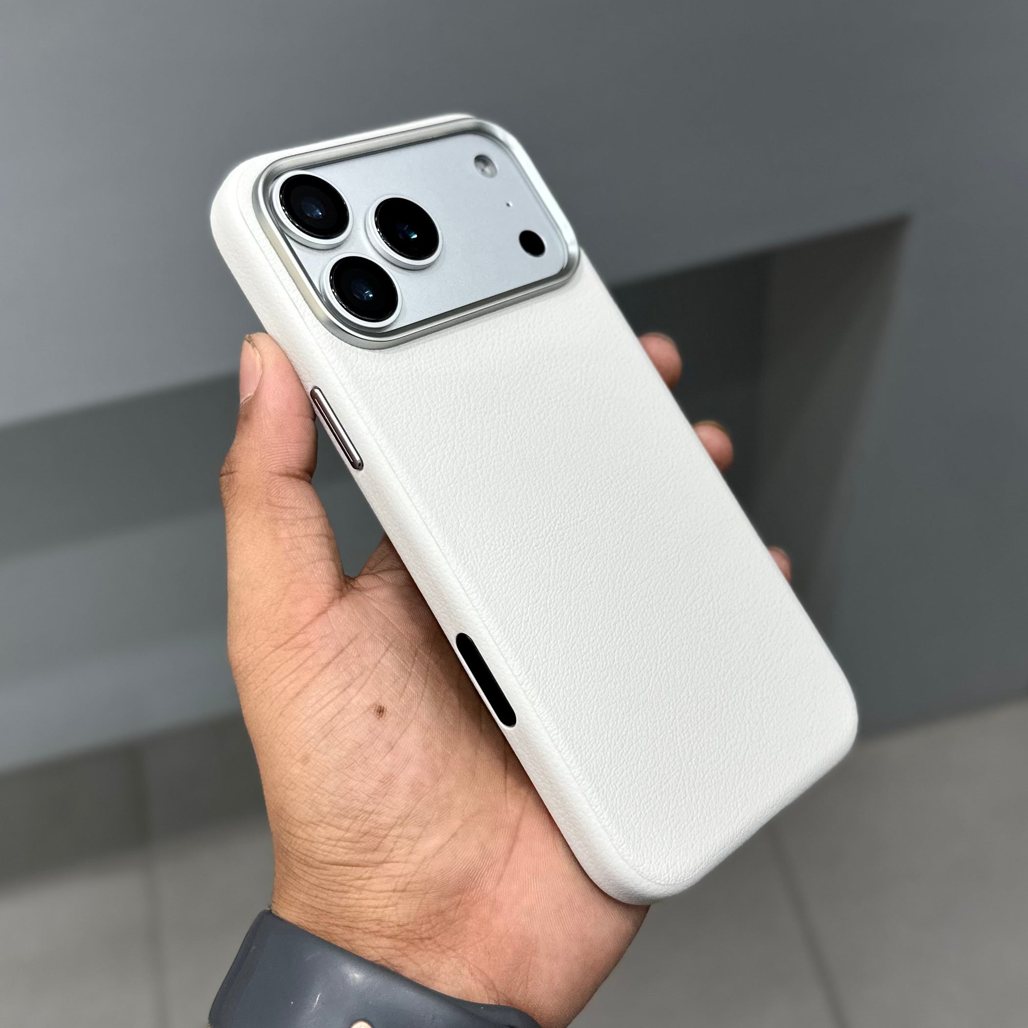 LAZY BOAT UNICON WITH BUTTON MAGSAFE CASE - LIGHT GREY ( No. 2593 ) Mobile Case by CoverMeUp - Style 3