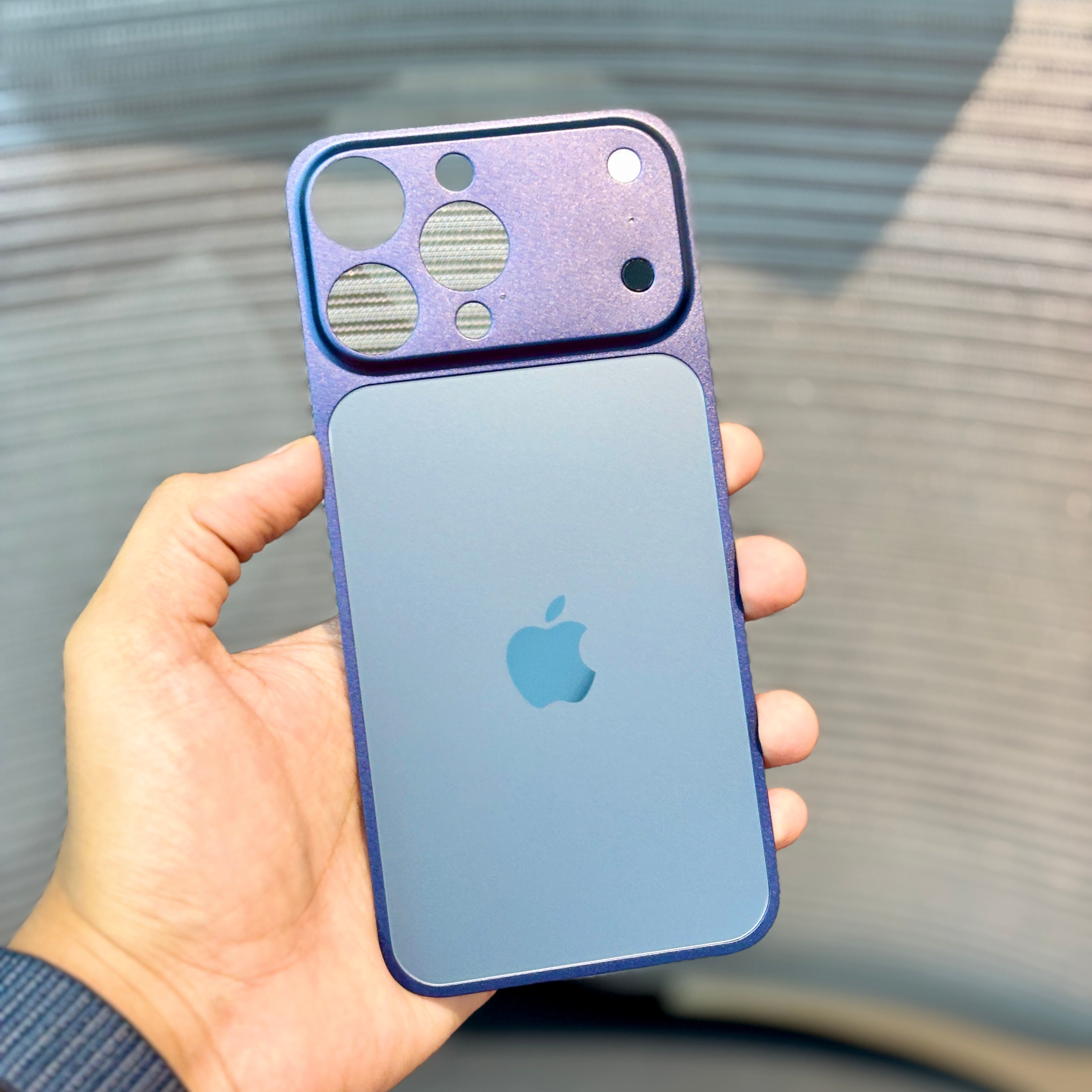 Protective Apple iPhone Back Cover - NeoConvert iPhone 17 Pro Max Back Plate - Style 2