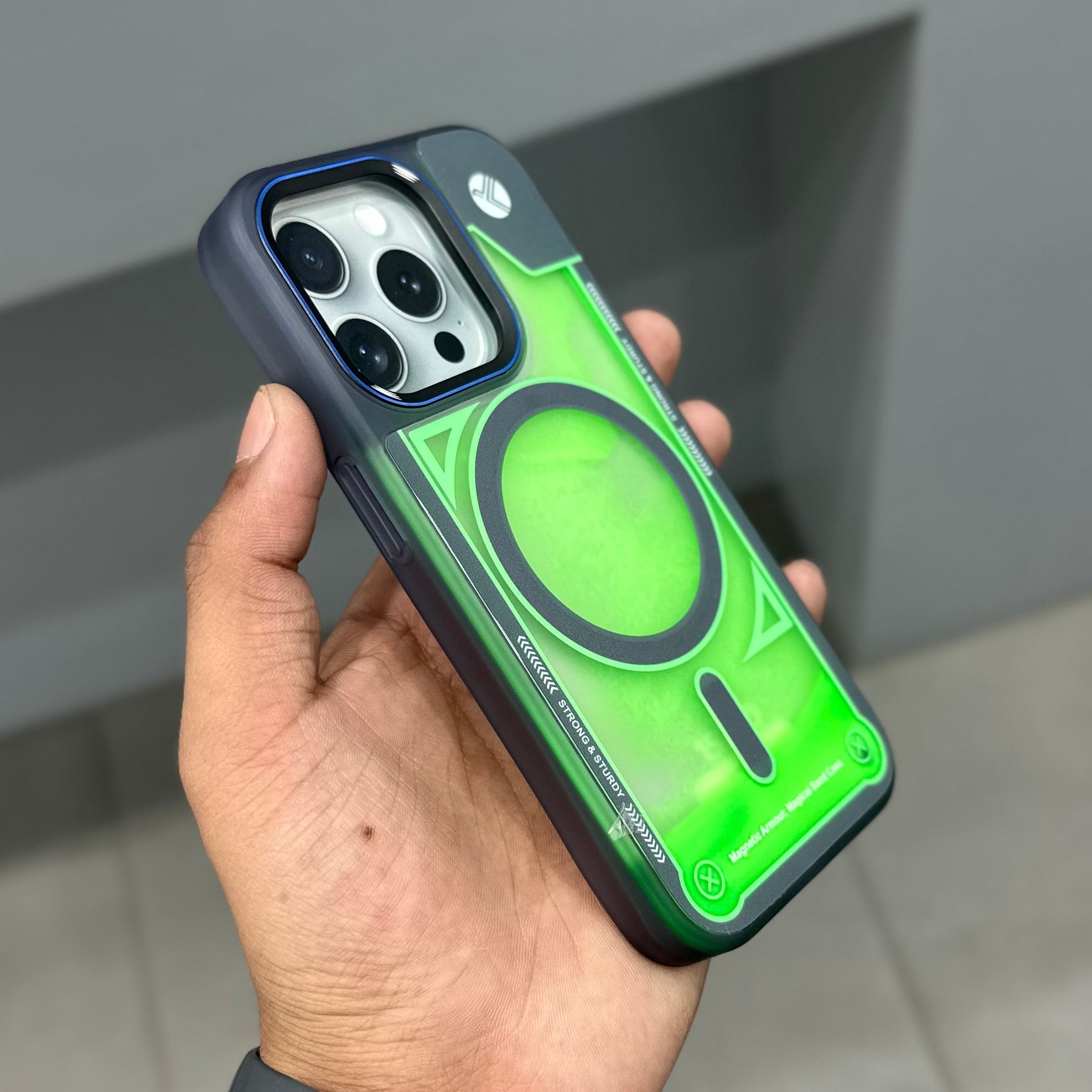 GRAFIX SAND FLOTING CASE WITH MAGSAFE - GREEN ( No. 2650 ) Mobile Case by CoverMeUp - Style 3