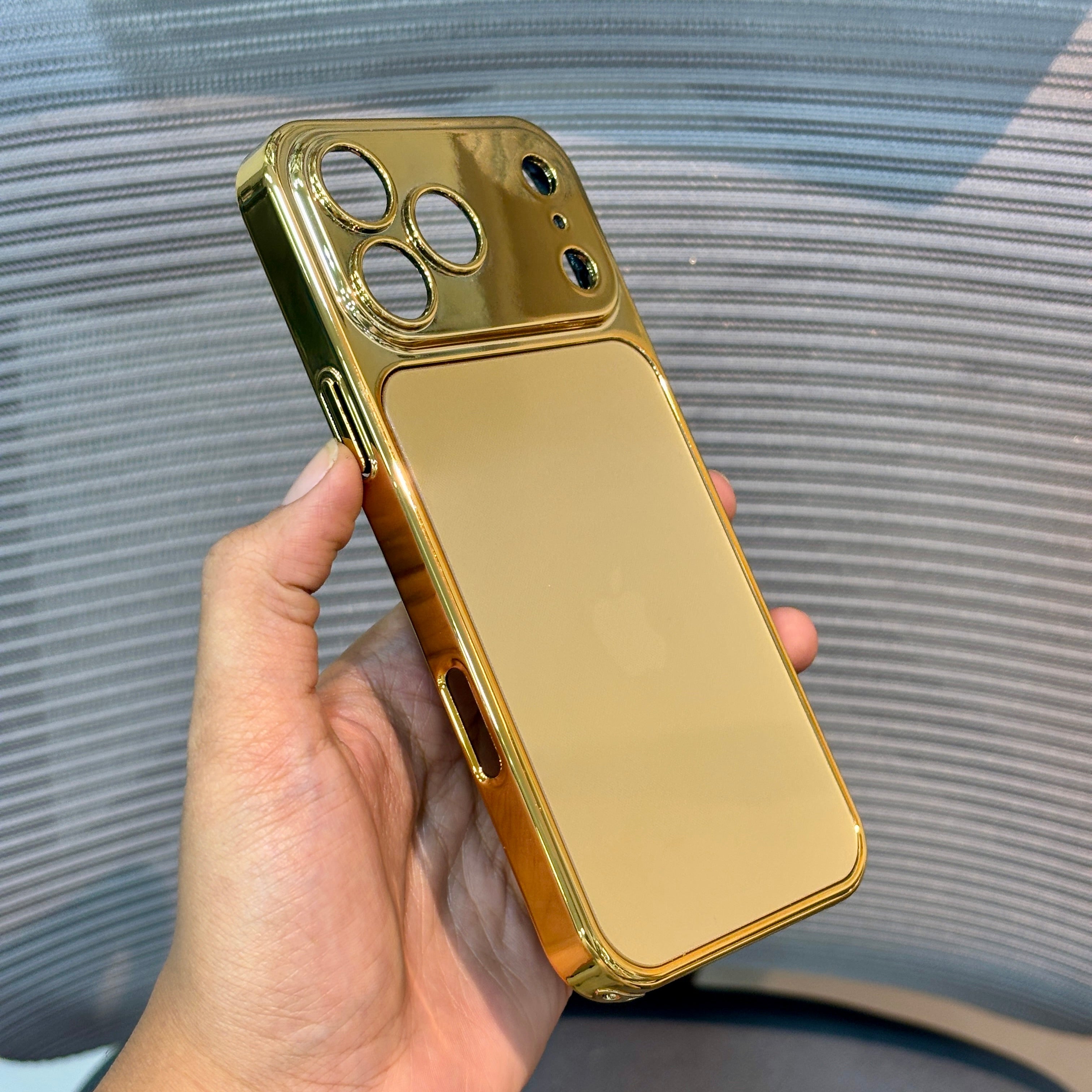 Protective Apple iPhone Back Cover - GoldMirr Classic iPhone 17 Series Case - Style 5