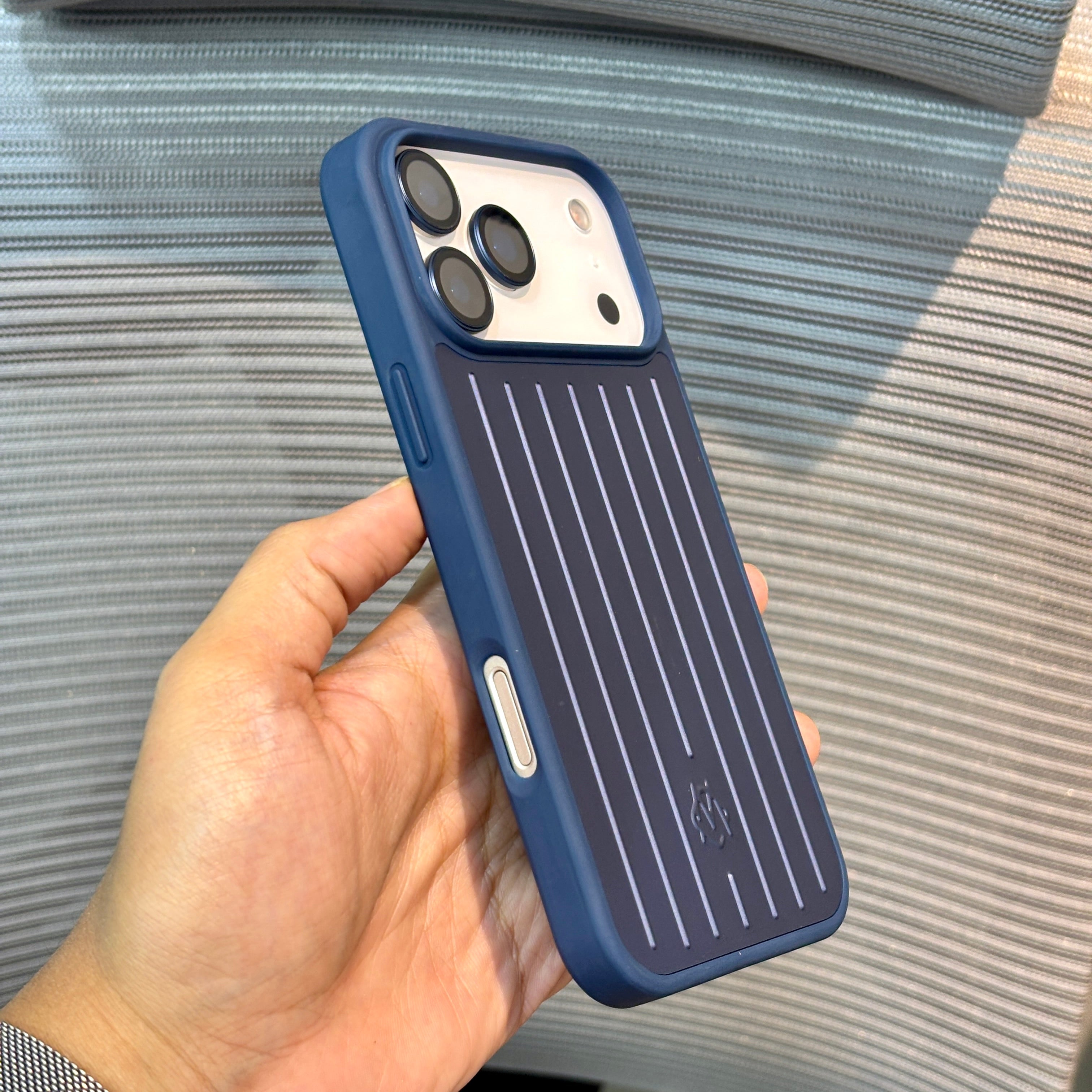 Protective Apple iPhone Back Cover - GrooveShield Aluminium iPhone 17 Pro Case - Style 4