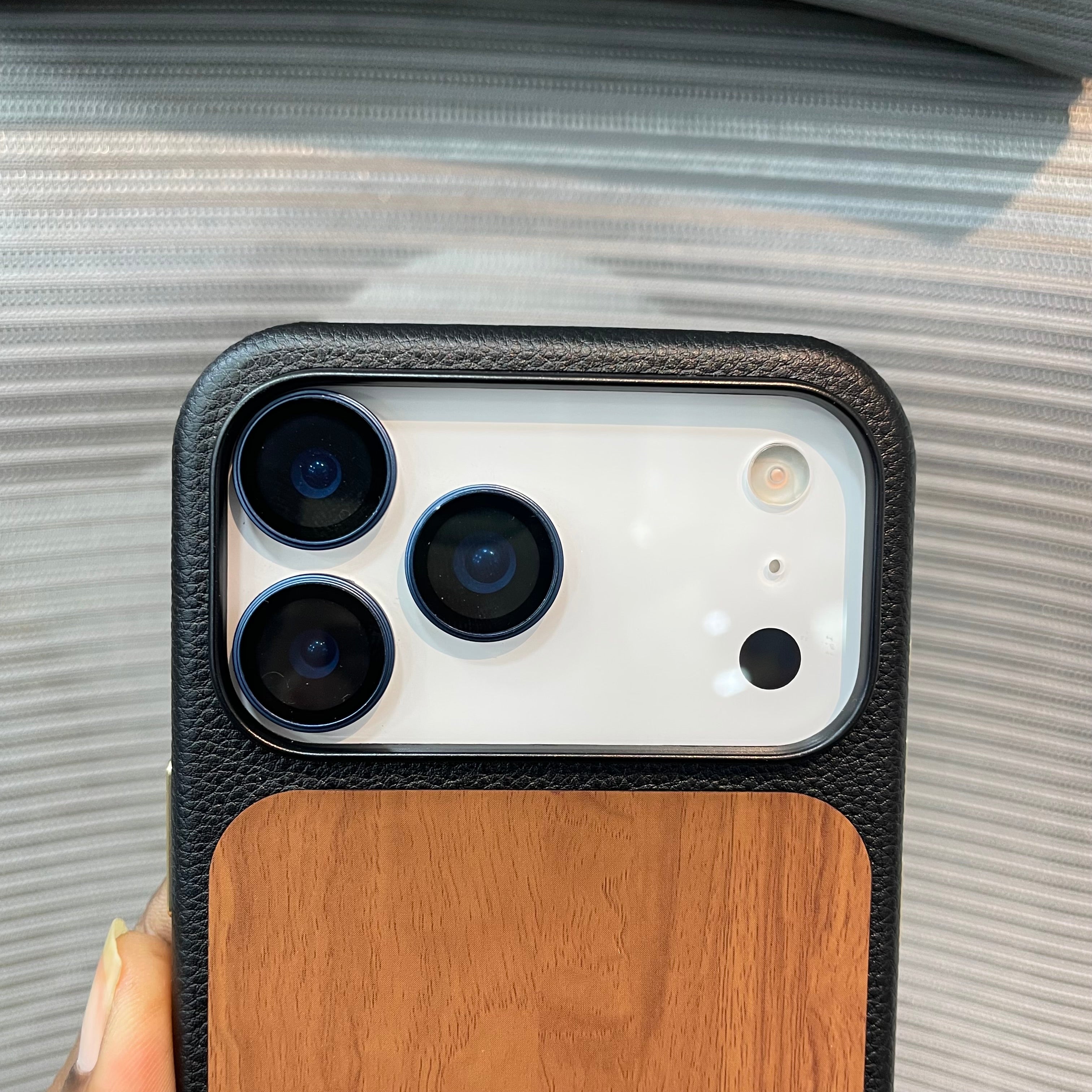 DualTone With WoodÉlite iPhone 17 Pro Max Case