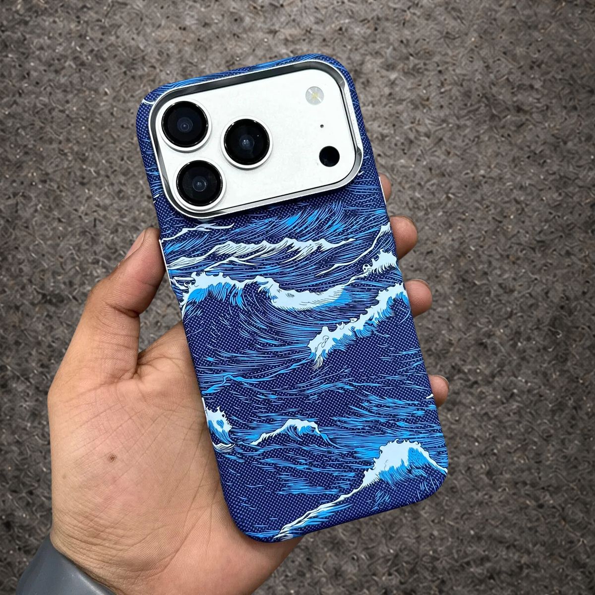 LUXO CARBON MAGSAFE CASE- SEA WAVES PATTERN