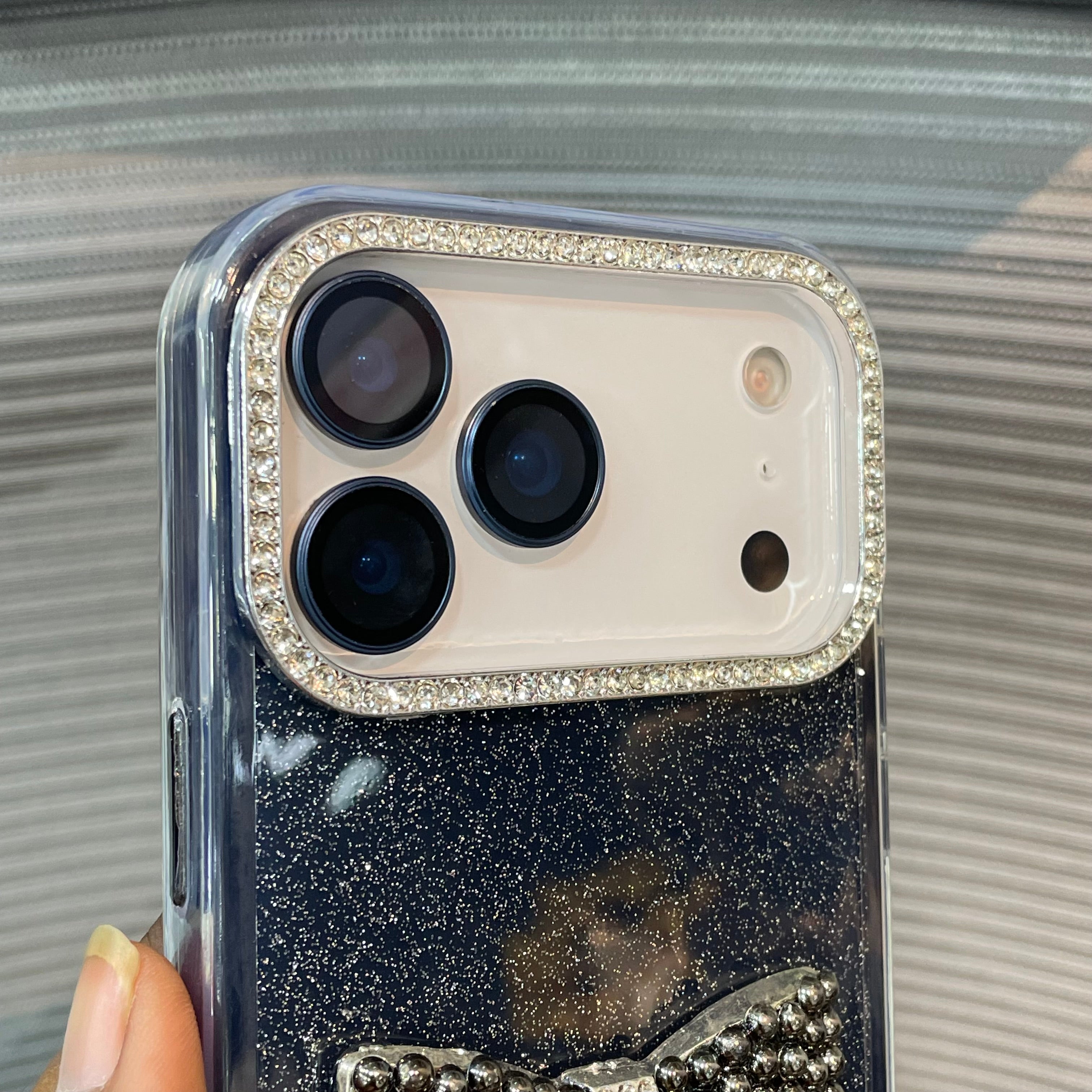 BowÉlite Glitter iPhone 17 Series Case