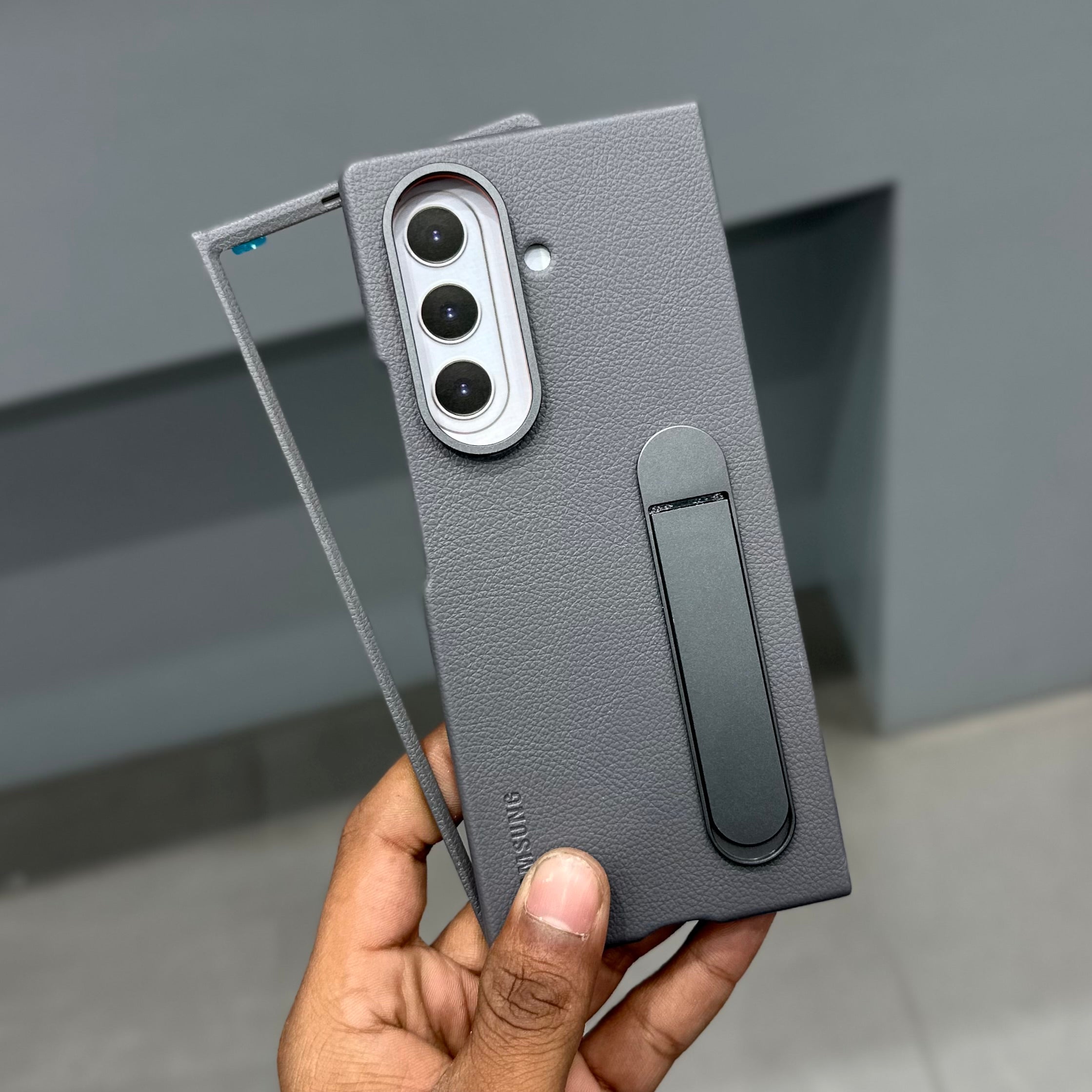 HONIK CASE WITH STAND SAM - GREY ( No. 3359 ) Mobile Case by CoverMeUp - Style 6