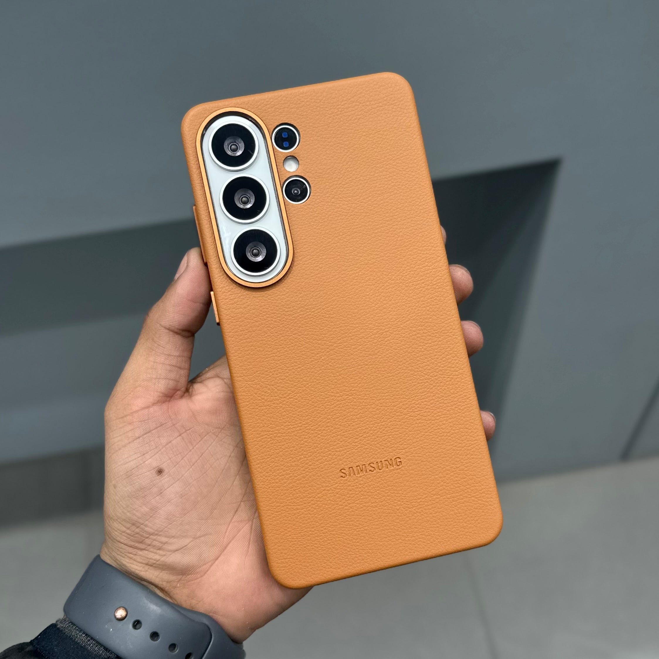 SAFFRON ELITE CASE WITH MAGSAFE - TAN ( No. 2955 ) Mobile Case by CoverMeUp