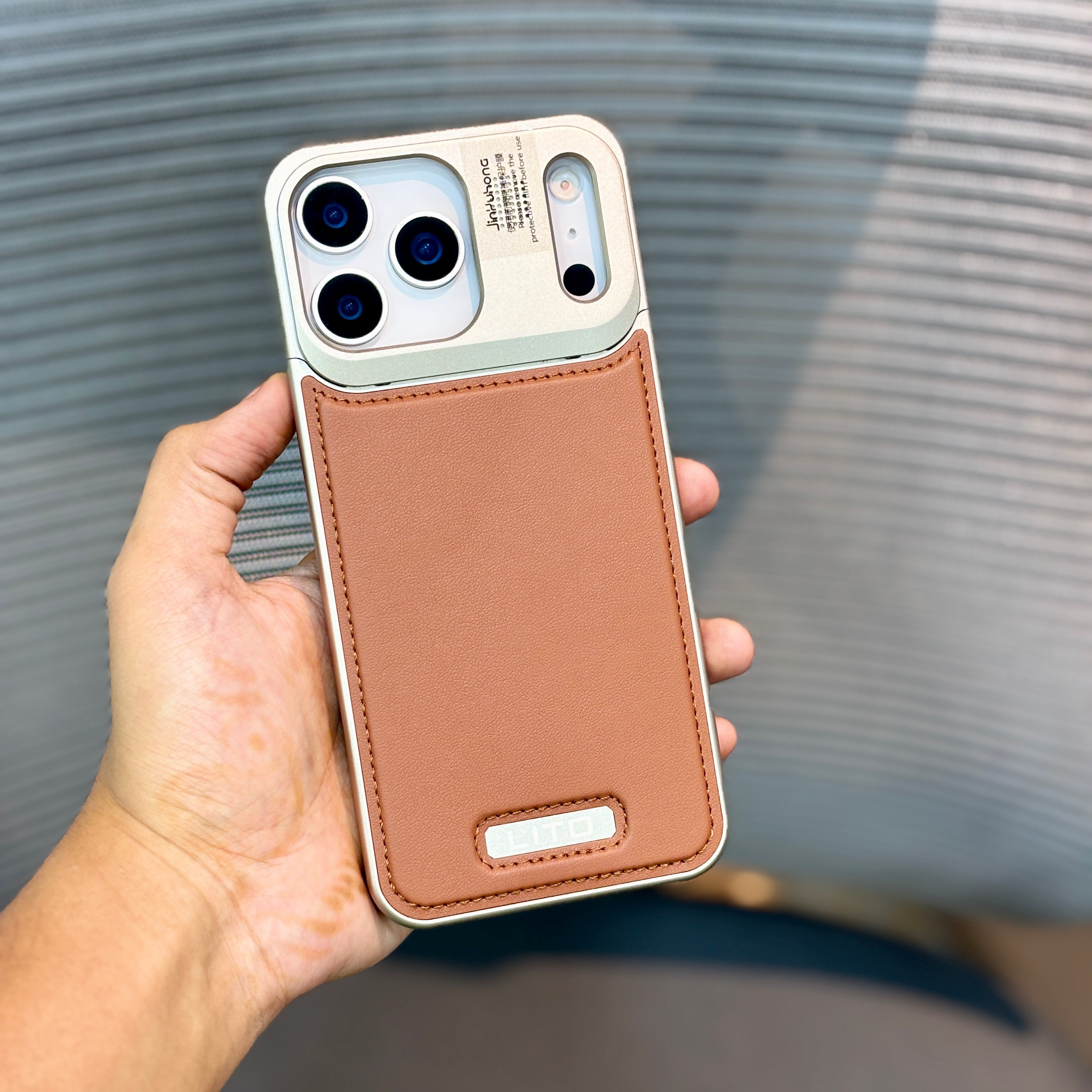 Protective Apple iPhone Back Cover - Auréum MagSafe Leather iPhone 17 Pro Case - Style 3