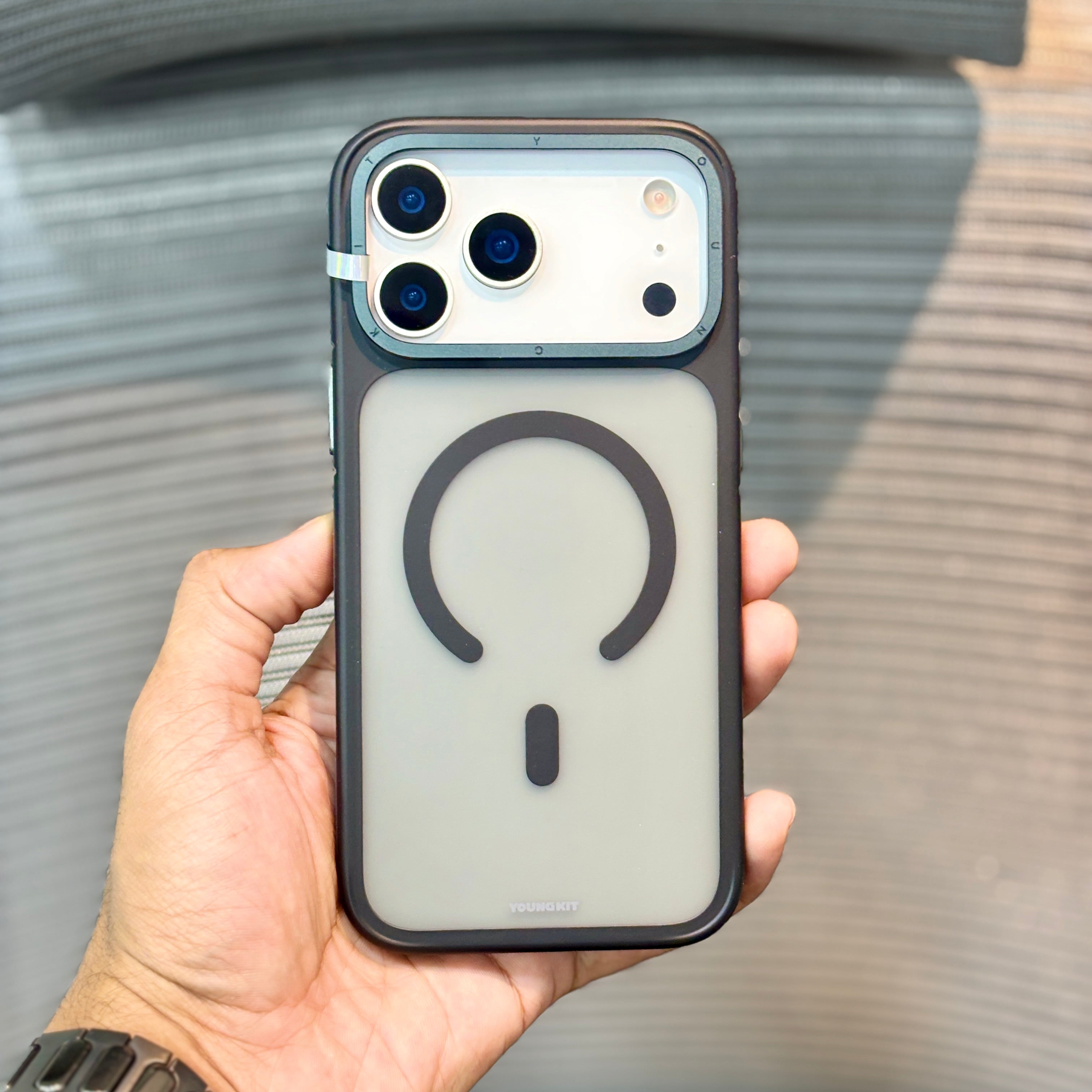 Luxora MagSafe iPhone 17 Pro Case