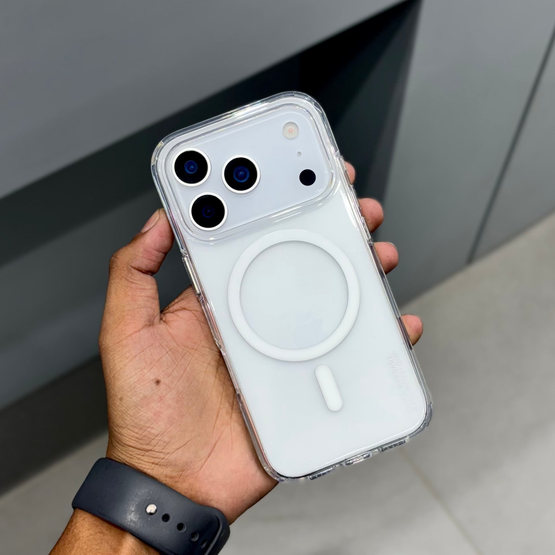 Santa Barbara Elroy Case with Magsafe ( No. magblack17 ) 17 Series Mobile Case by CoverMeUp