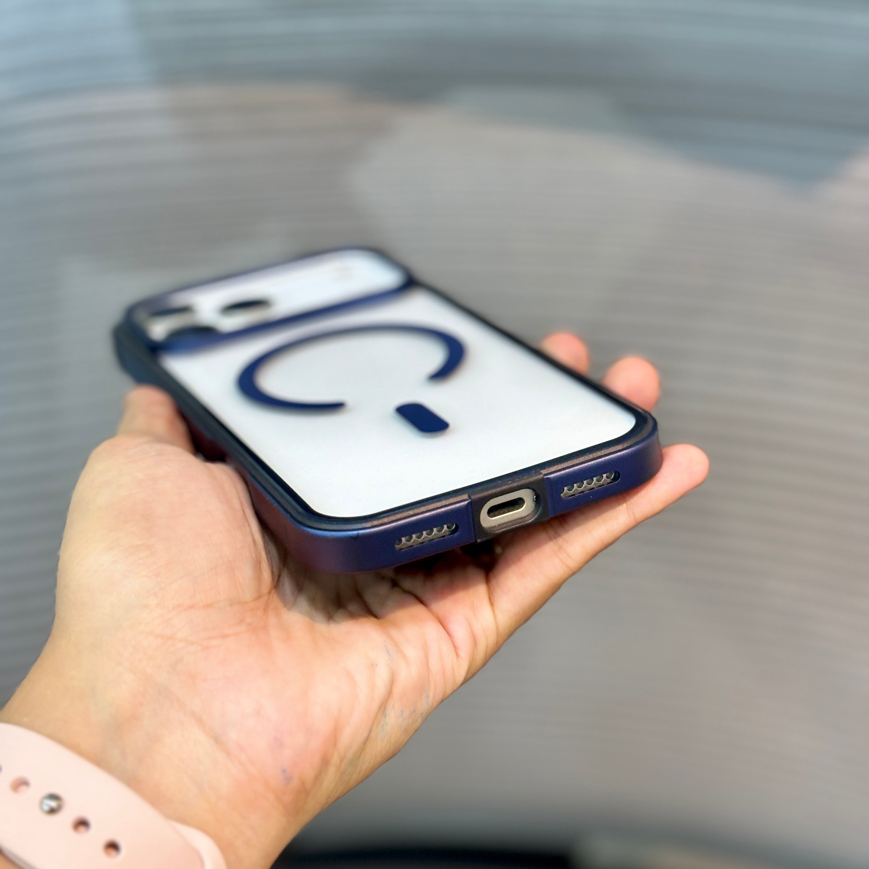 LumiFrame MagSafe iPhone 17 Pro Max Case