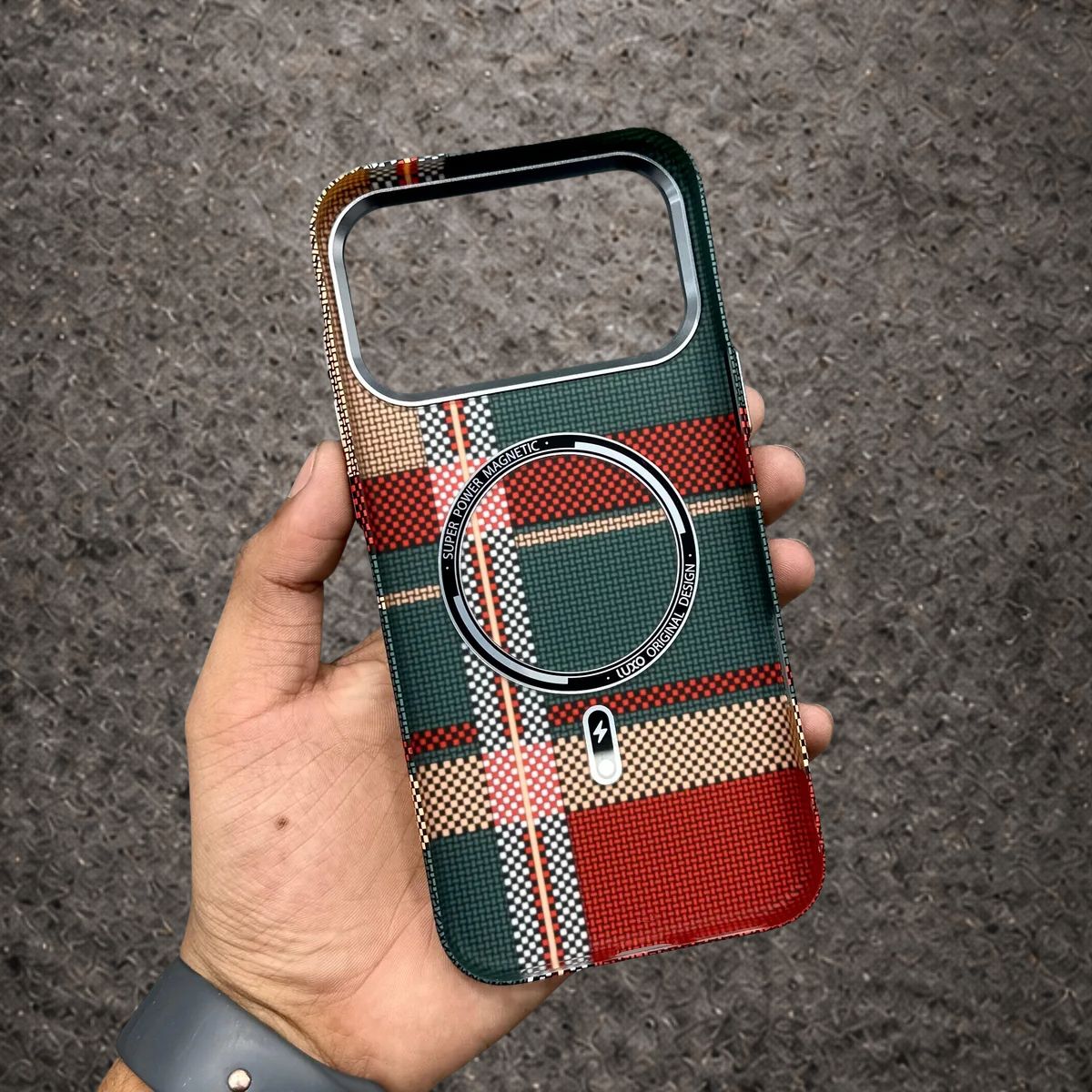 LUXO JO CHECK WITH MAGSAFE CASE