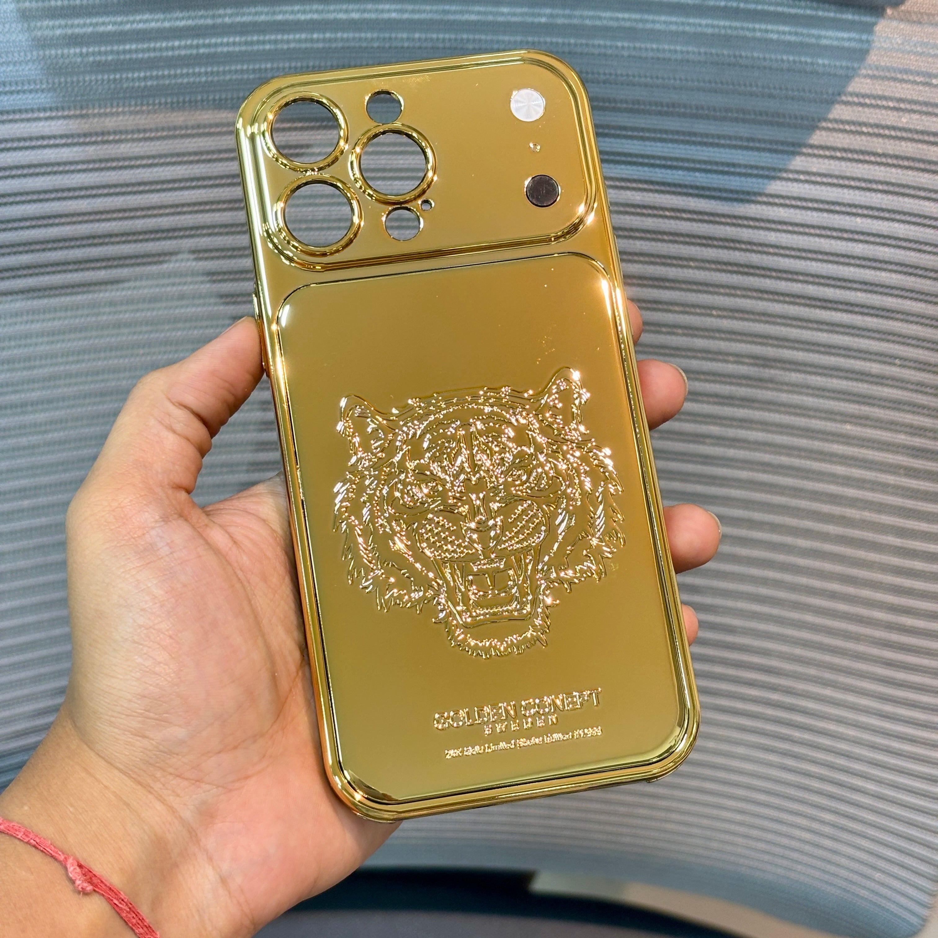 Protective Apple iPhone Back Cover - GoldLion Mirror iPhone 16 Series Case - Style 4