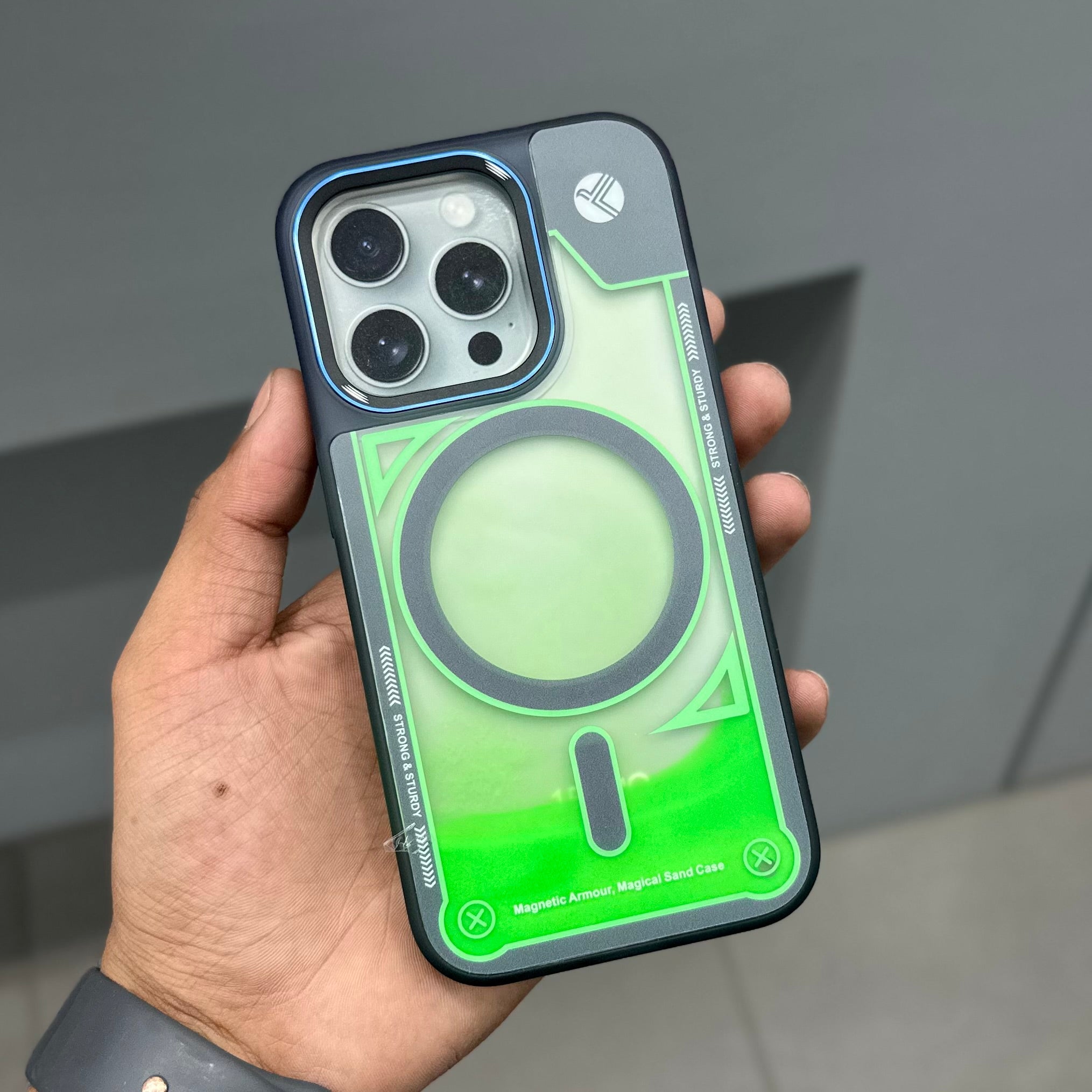 GRAFIX SAND FLOTING CASE WITH MAGSAFE - GREEN ( No. 2650 ) Mobile Case by CoverMeUp