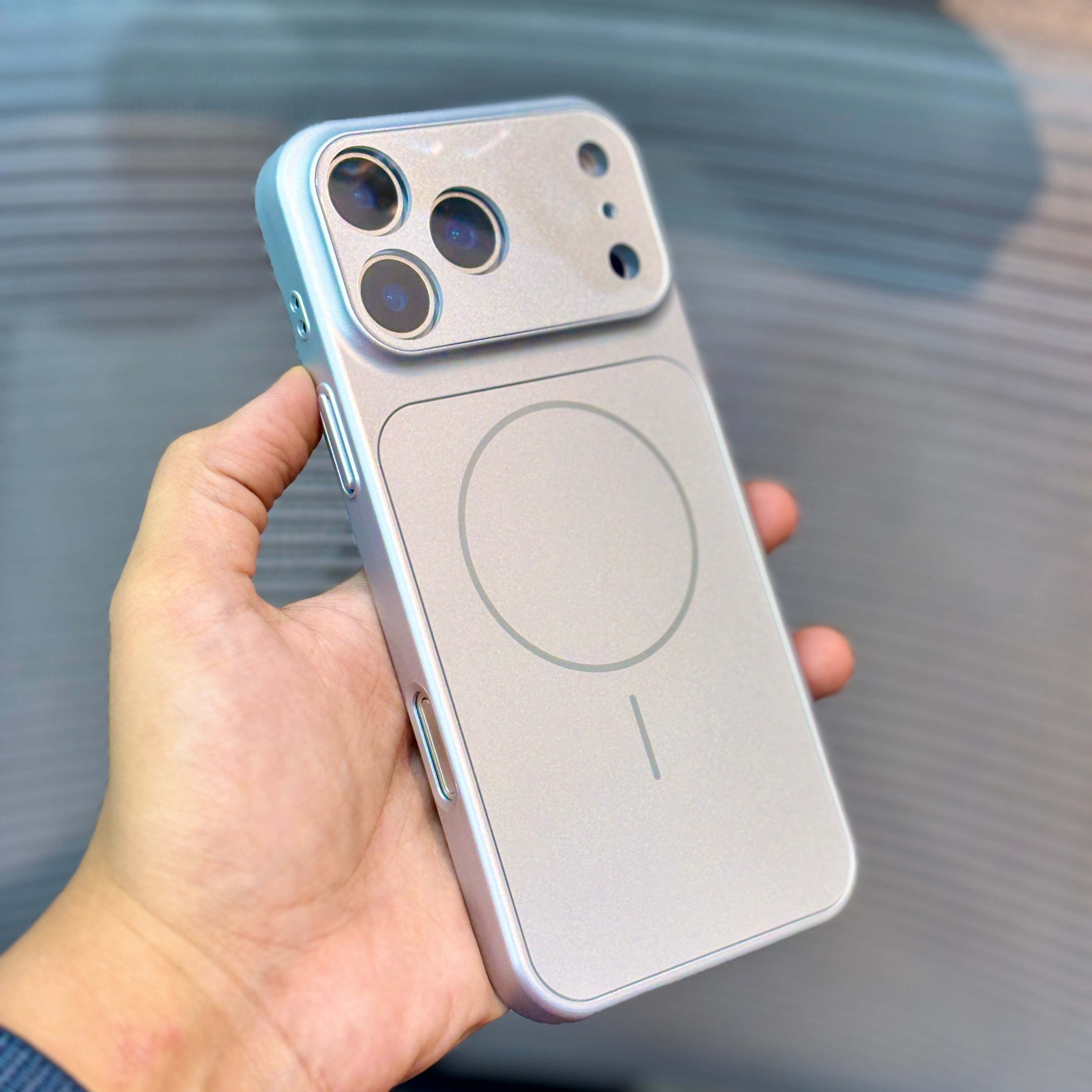 Protective Apple iPhone Back Cover - CoreGuard MagSafe iPhone 16 Series Case - Style 10