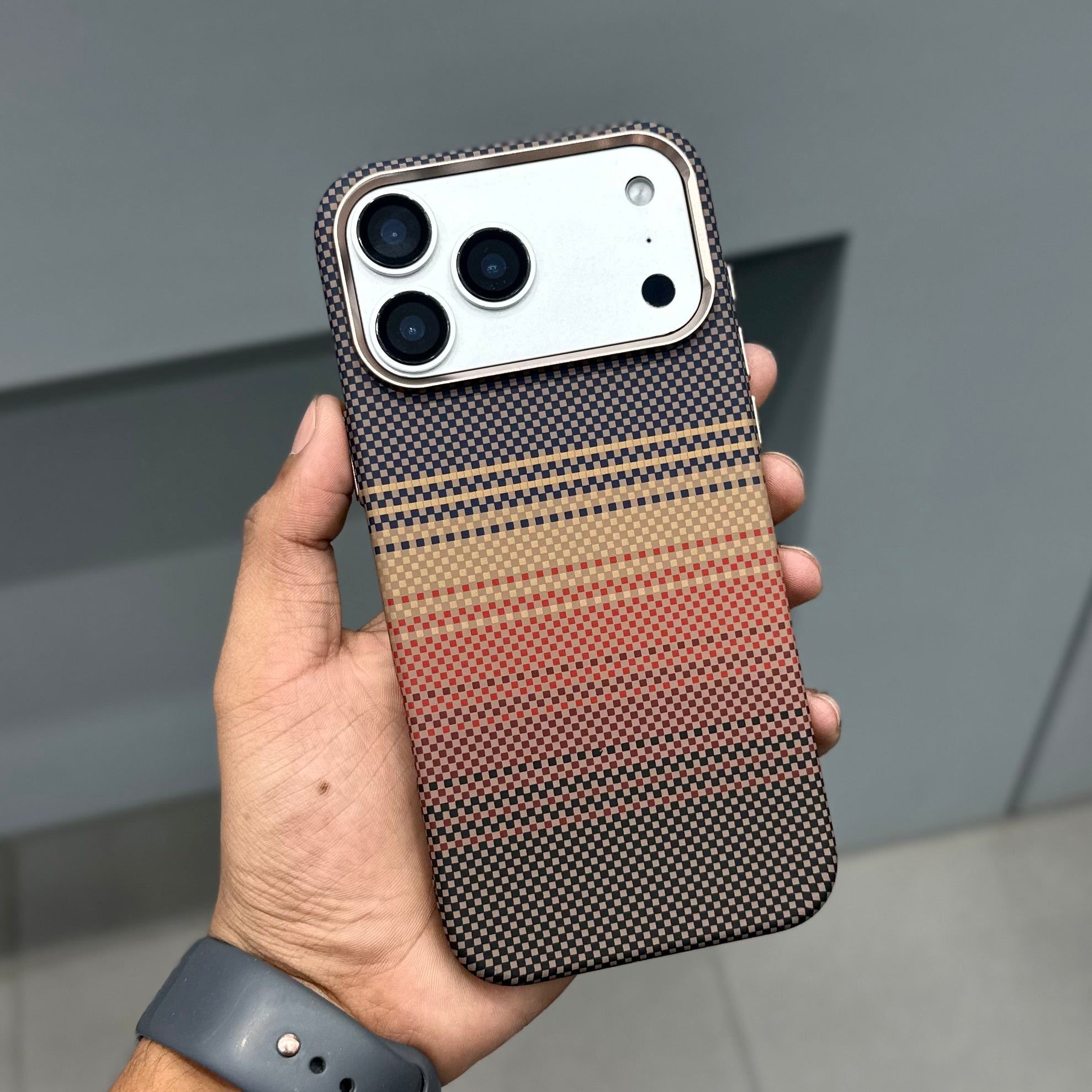LUXO BROWN CHECK 6.0 WITH MAGSAFE CASE ( No. 2679 )