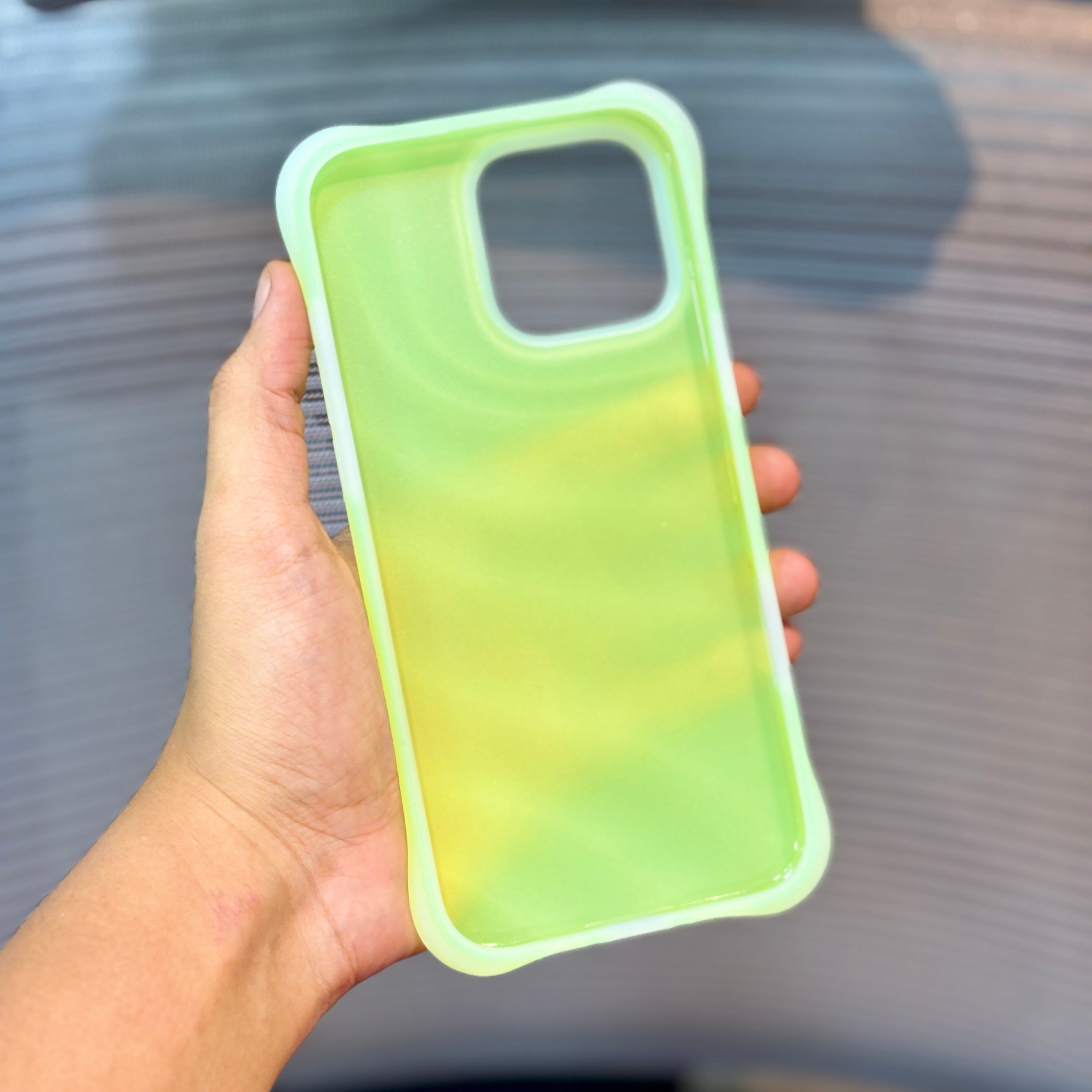 Protective Apple iPhone Back Cover - WaveLuxe iPhone 16 Series Case - Style 17