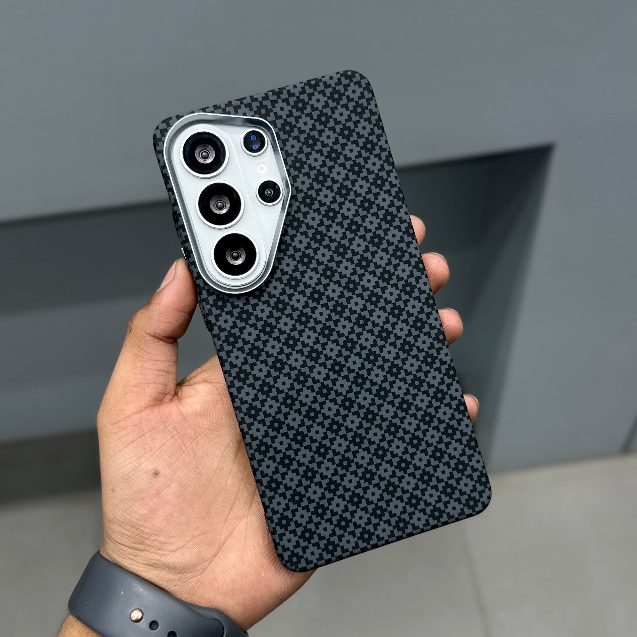 LUXO CARBON CASE SAMSUNG - BLACK CROX ( No. 3167 ) Mobile Case by CoverMeUp