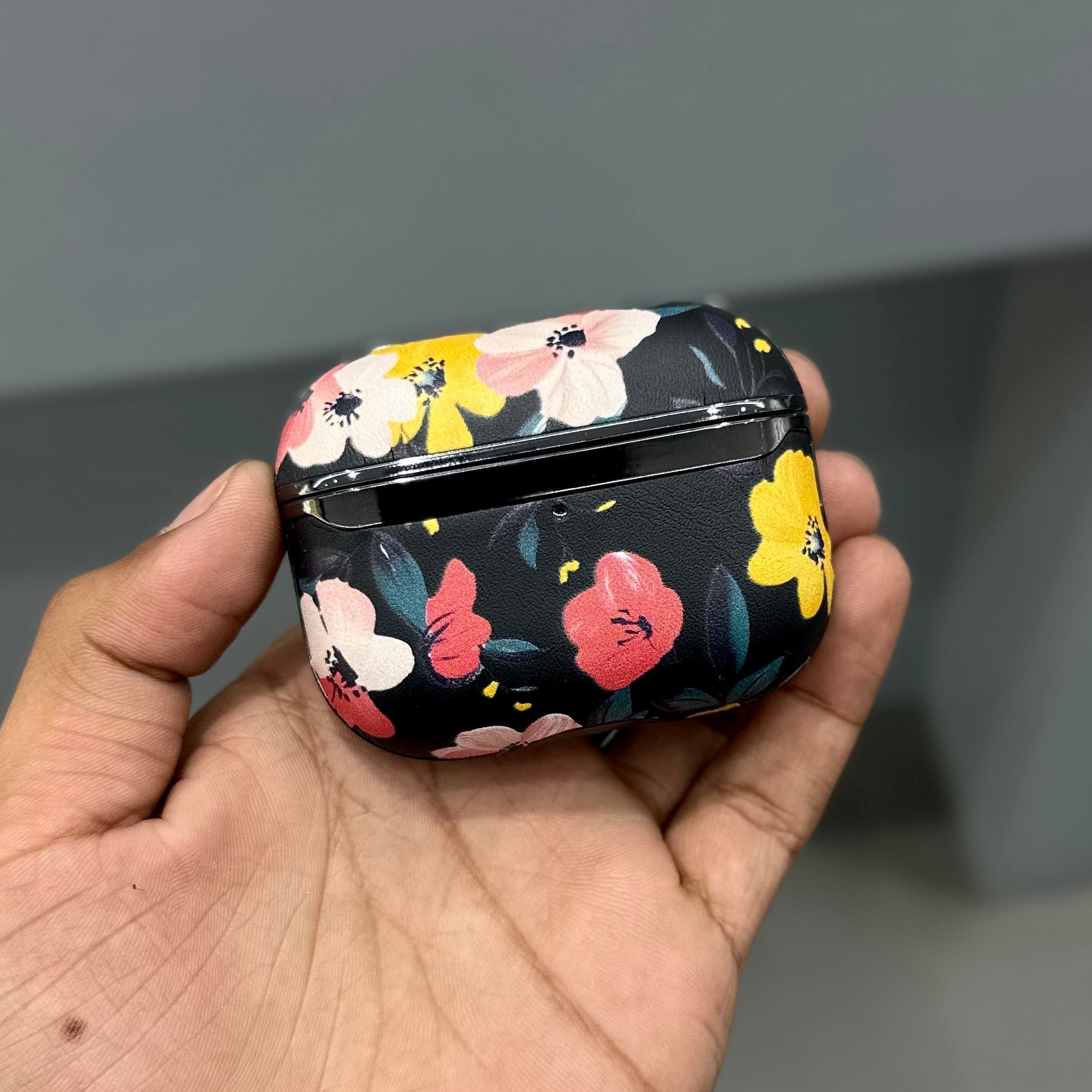 TRANZO AIRPODS CASE - BLACK ( No. 3392 )