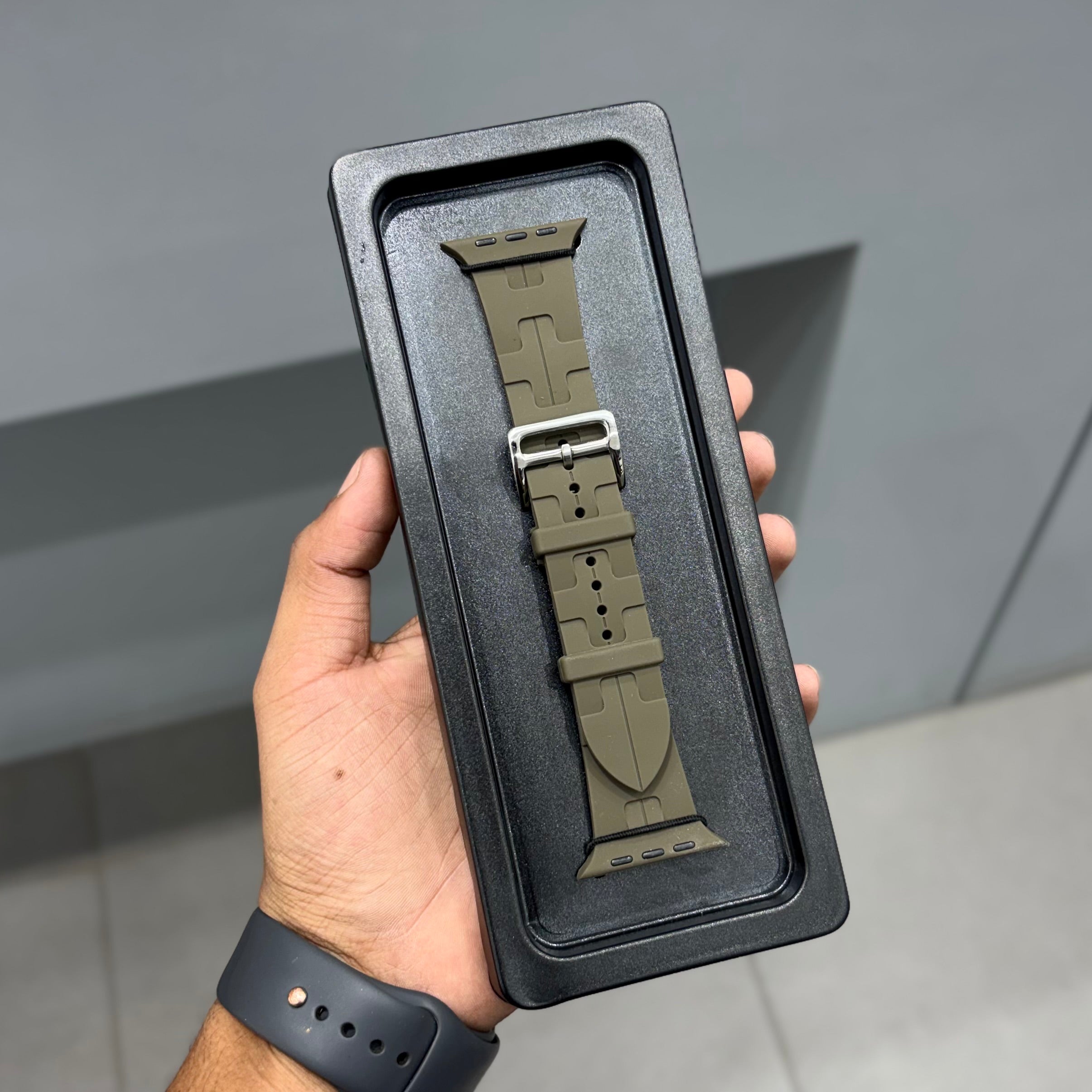 HAURD STARP - OLIVE ( No. 2493 ) Mobile Case by CoverMeUp