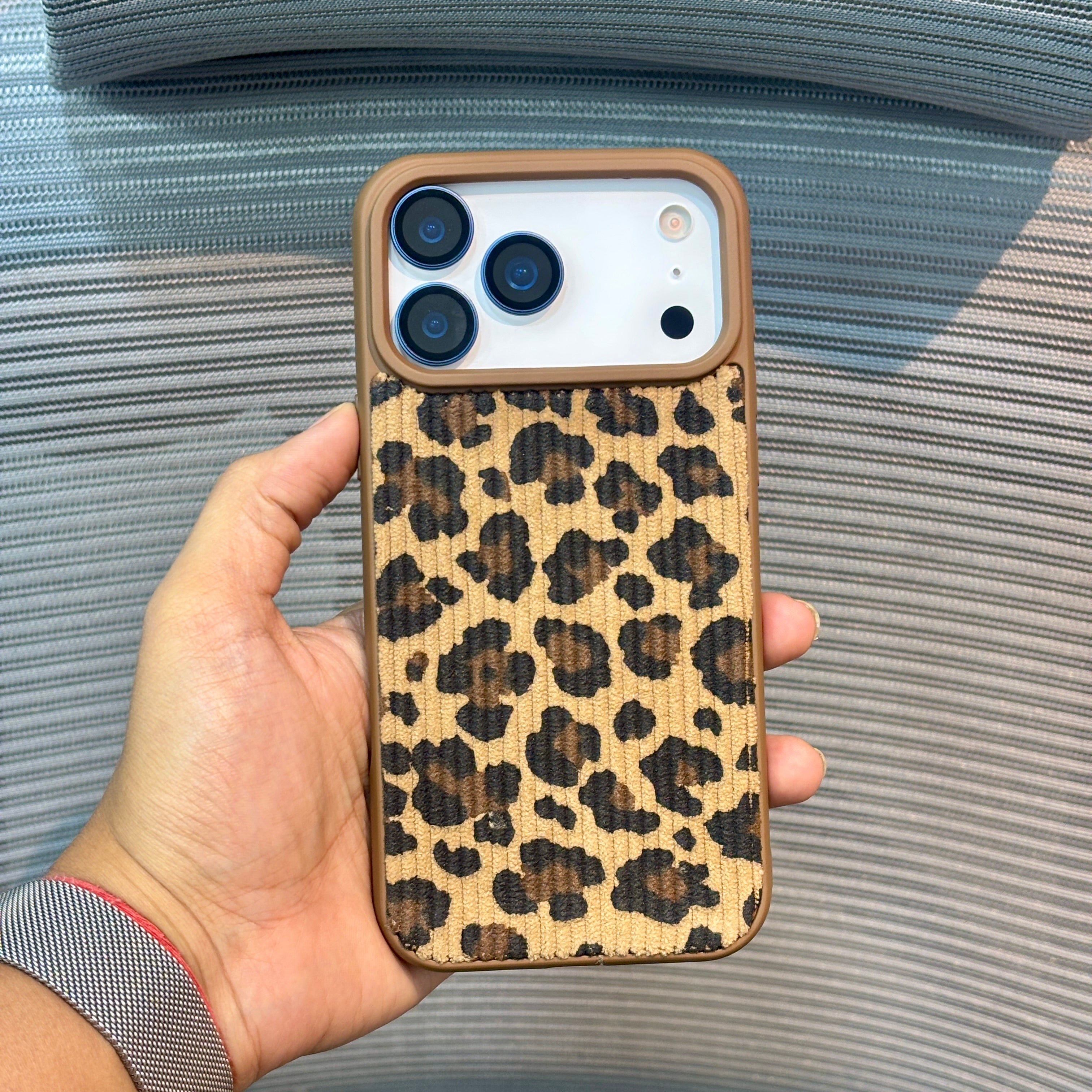 Protective Apple iPhone Back Cover - LuxeProwl Quilted iPhone 16 Pro Max Case