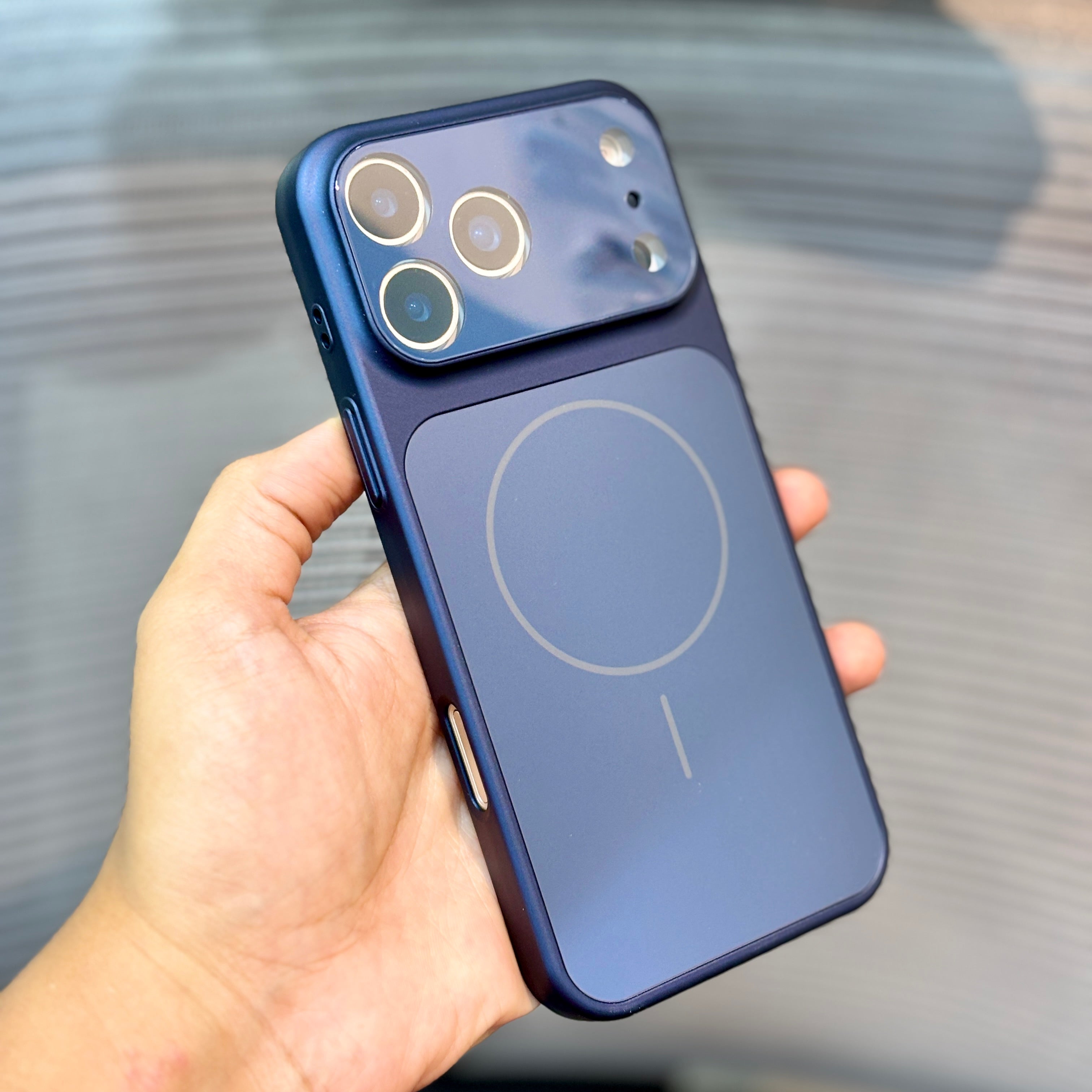 Protective Apple iPhone Back Cover - CoreGuard MagSafe iPhone 16 Series Case - Style 2