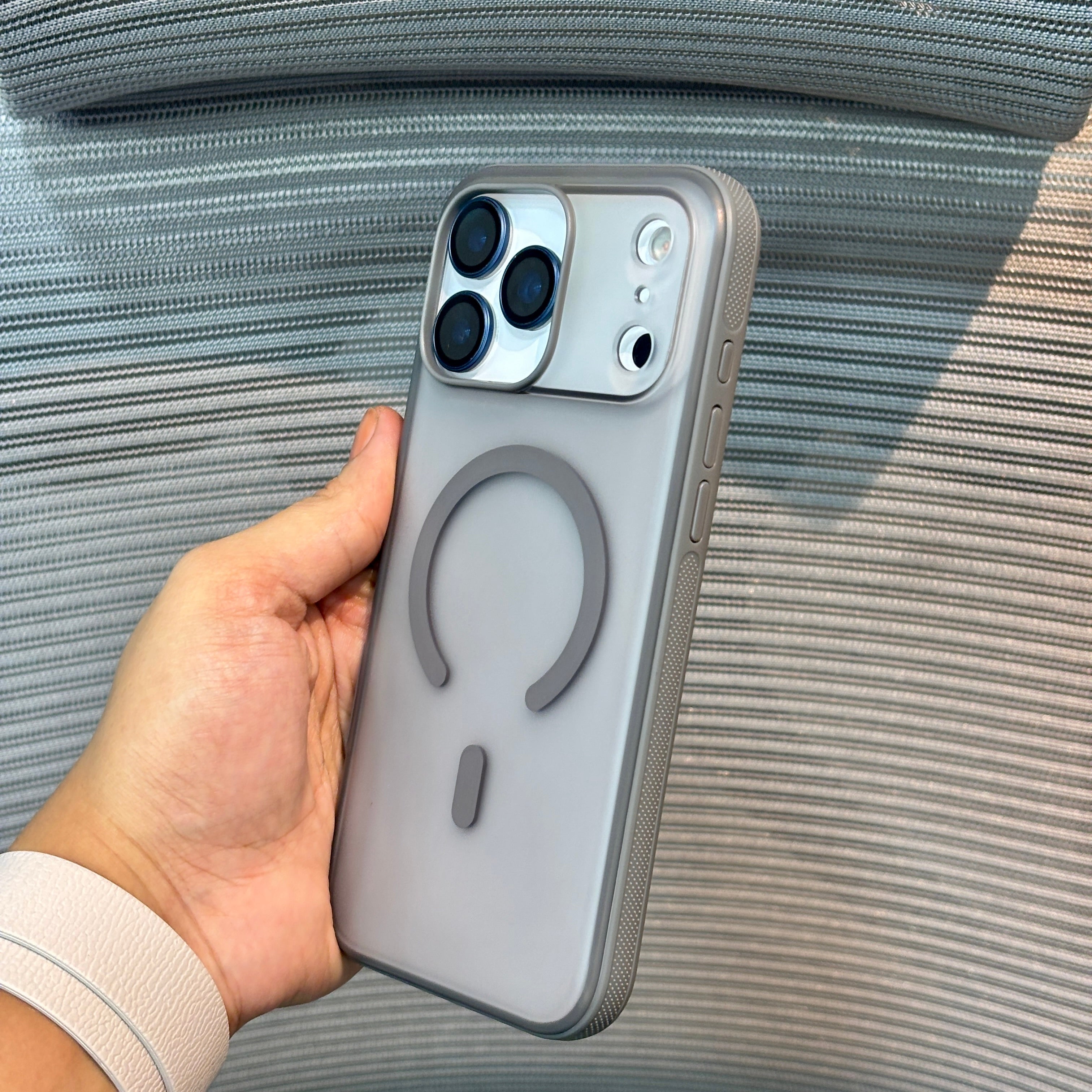 ArmorGrip MagSafe Matte iPhone 17 Pro Max Case