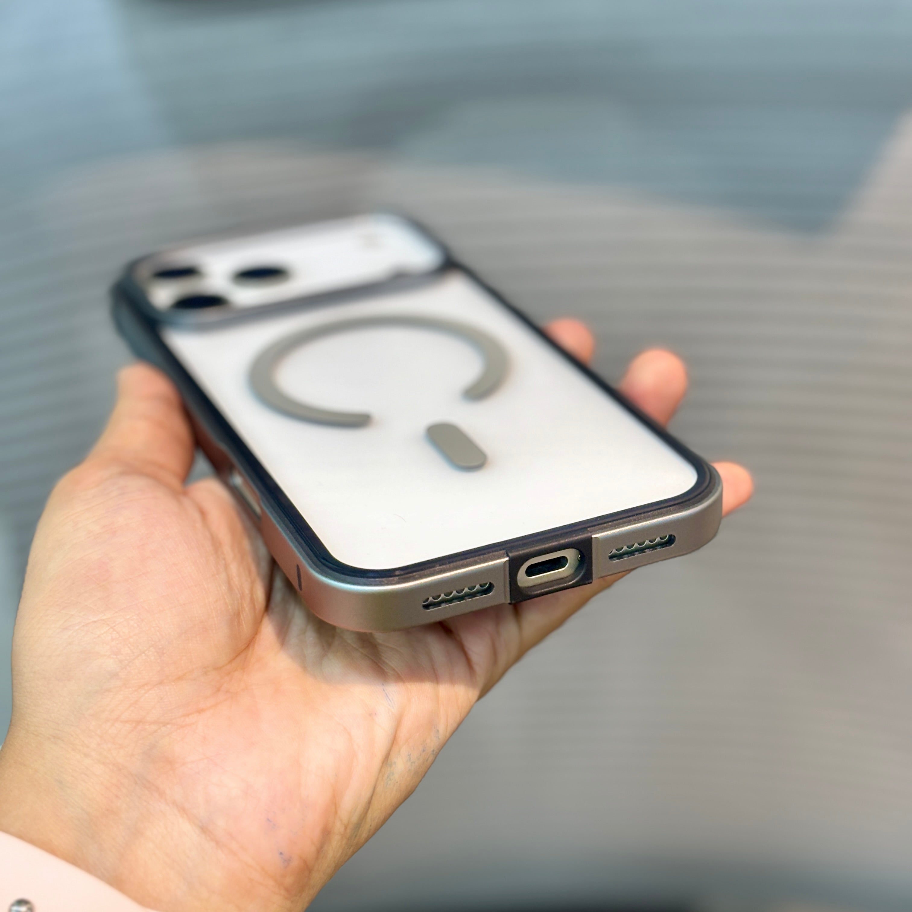 LumiFrame MagSafe iPhone 17 Pro Max Case