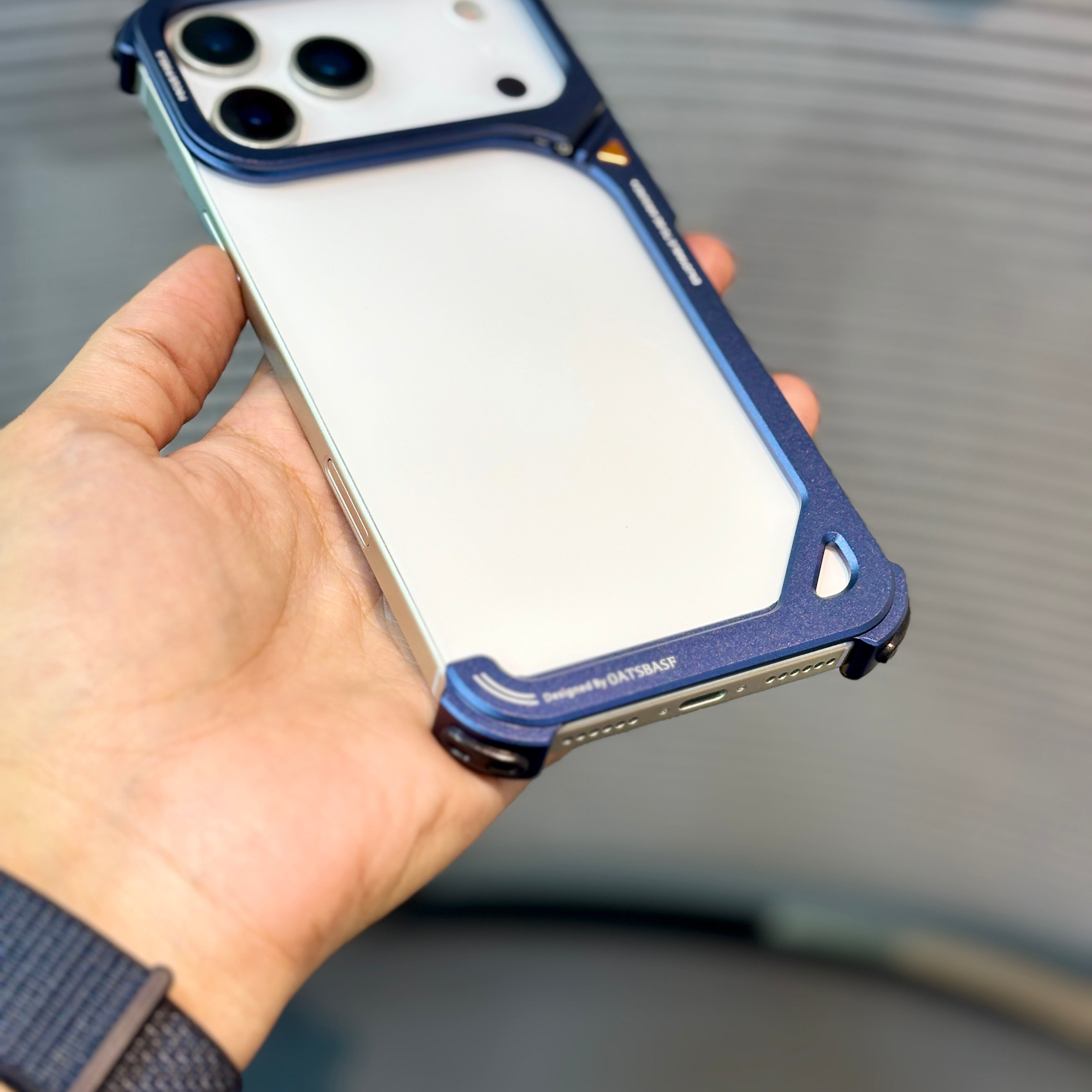 Protective Apple iPhone Back Cover - ShowCase Metal Bumper Stand iPhone 17 Pro Max Case - Style 5