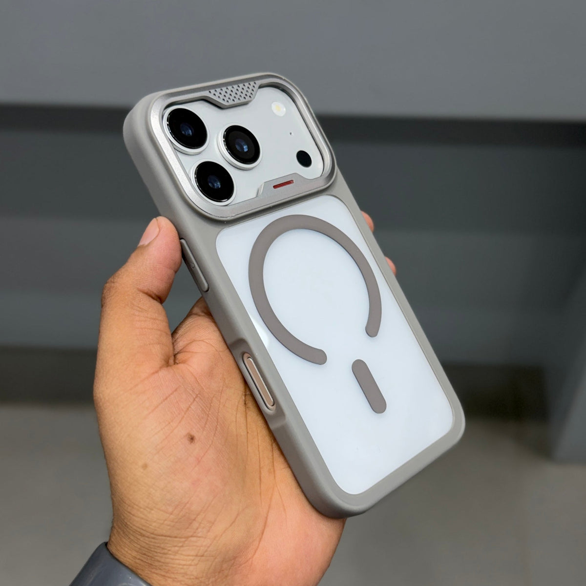 CMAQ AEGIS MAGSAFE CASE - GREY ( No. 3862 )