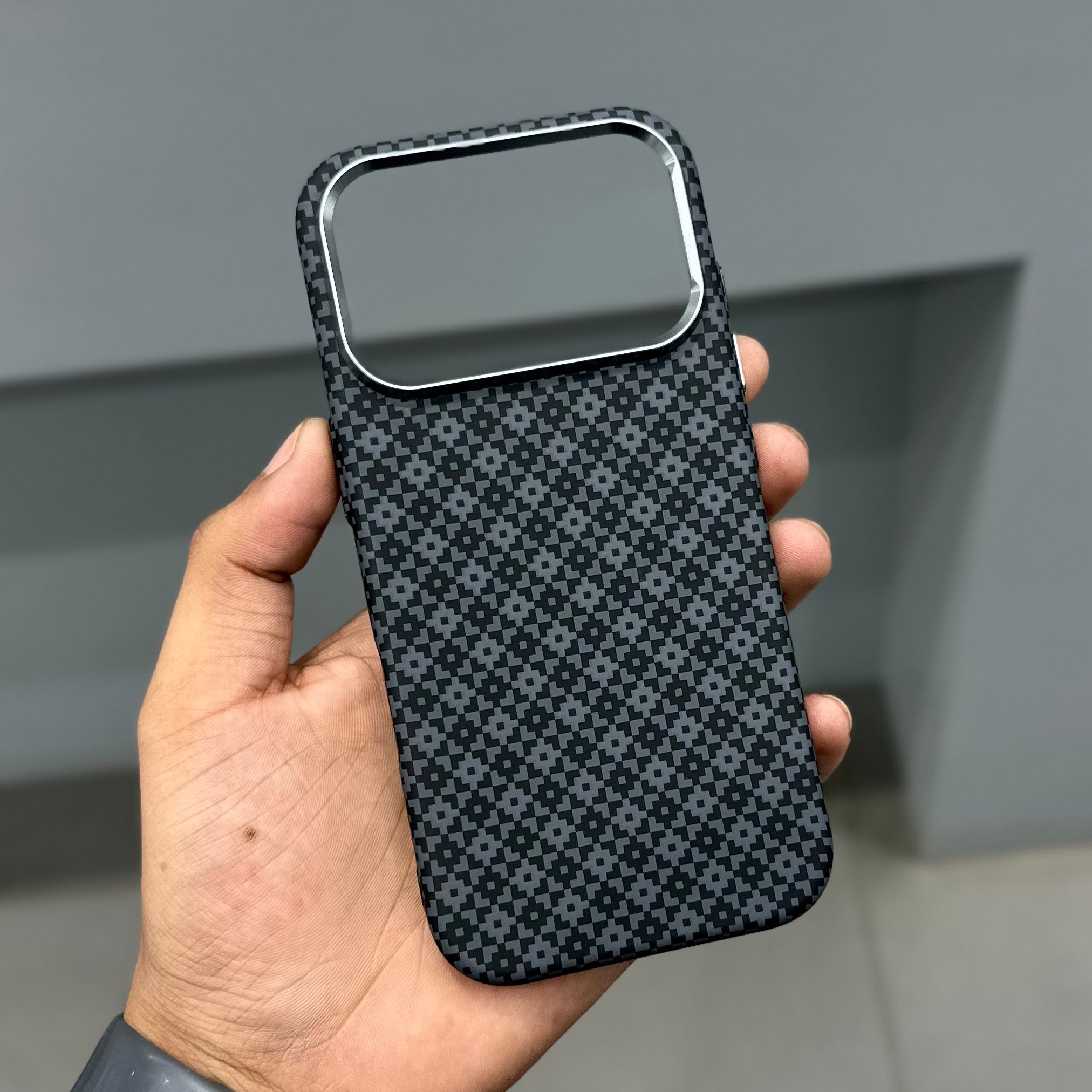 LUXO MAGSAFE CASE - BLACK CROX ( No. 3581 )