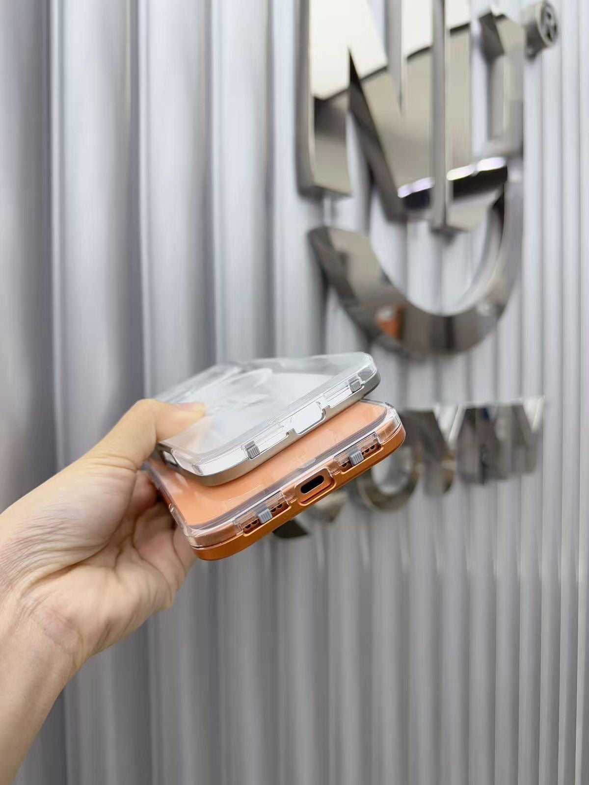 Ny Non Yellow Lock Metal Case for iPhone