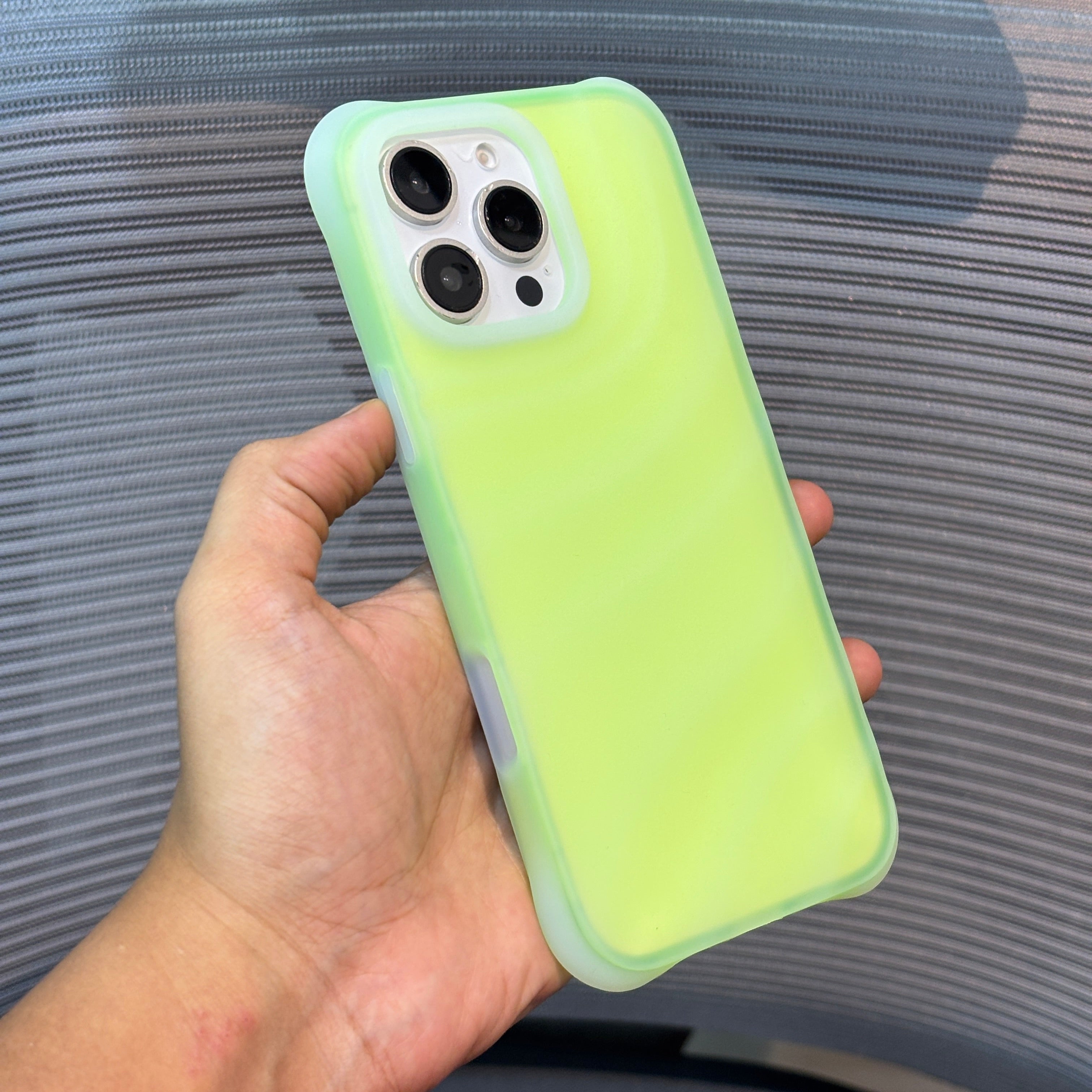 Protective Apple iPhone Back Cover - WaveLuxe iPhone 16 Series Case - Style 9