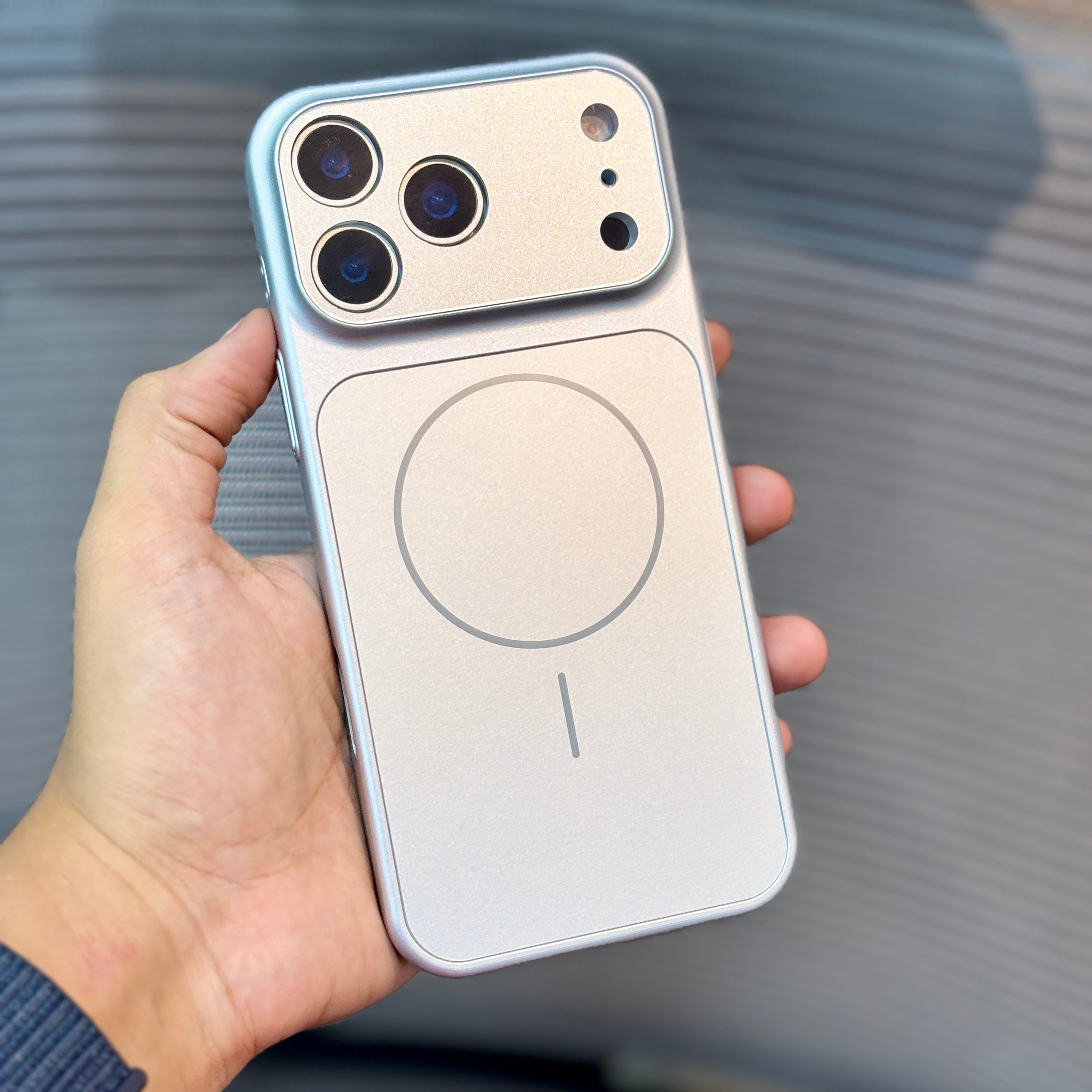 Protective Apple iPhone Back Cover - CoreGuard MagSafe iPhone 16 Series Case - Style 9