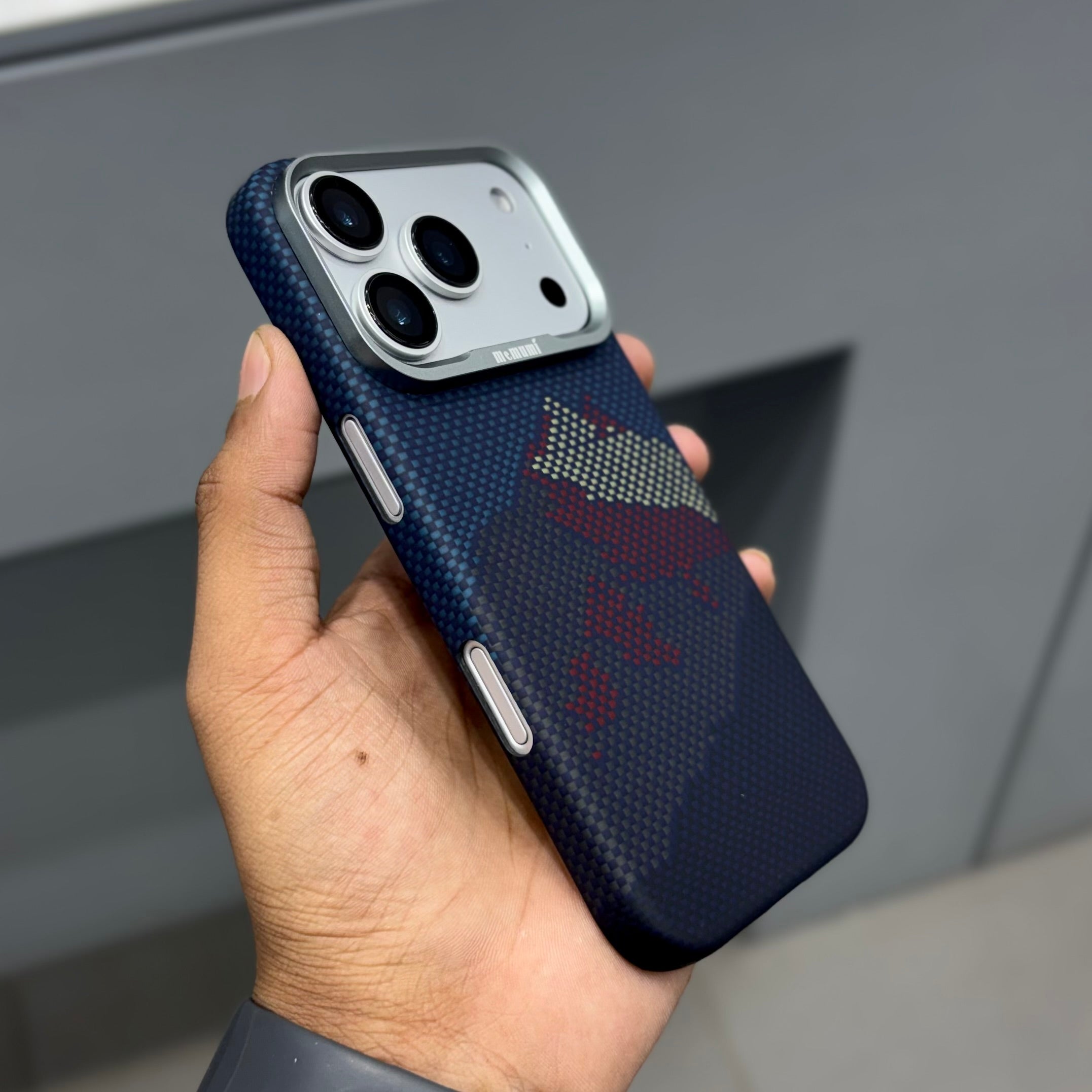 MEMUMI Real Carbon with Magsafe ( No. 2276 ) Mobile Case by CoverMeUp - Style 2
