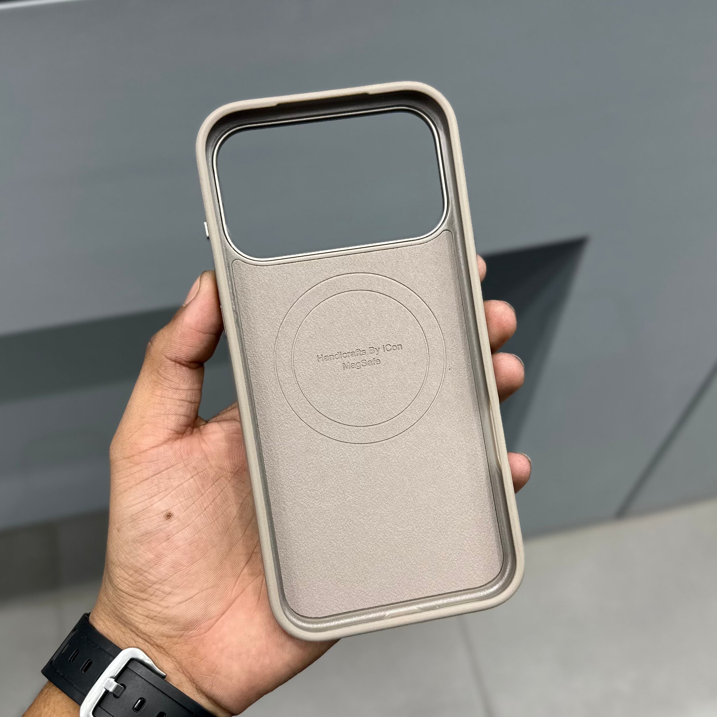 ICON CLASSIC LEATHER MAGSAFE CASE - DESERT BROWN ( No. 2868 )