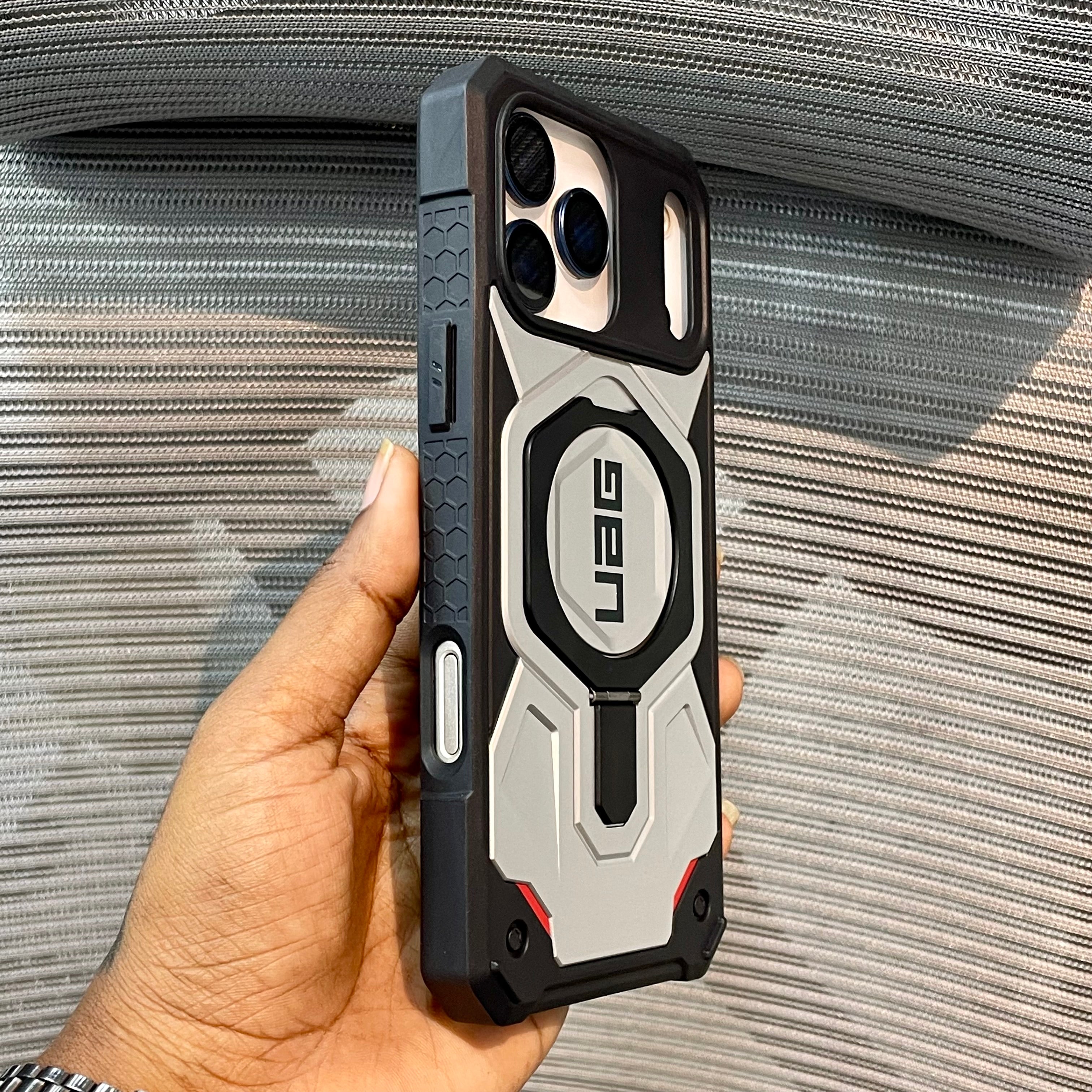 StandCore MagSafe iPhone Case
