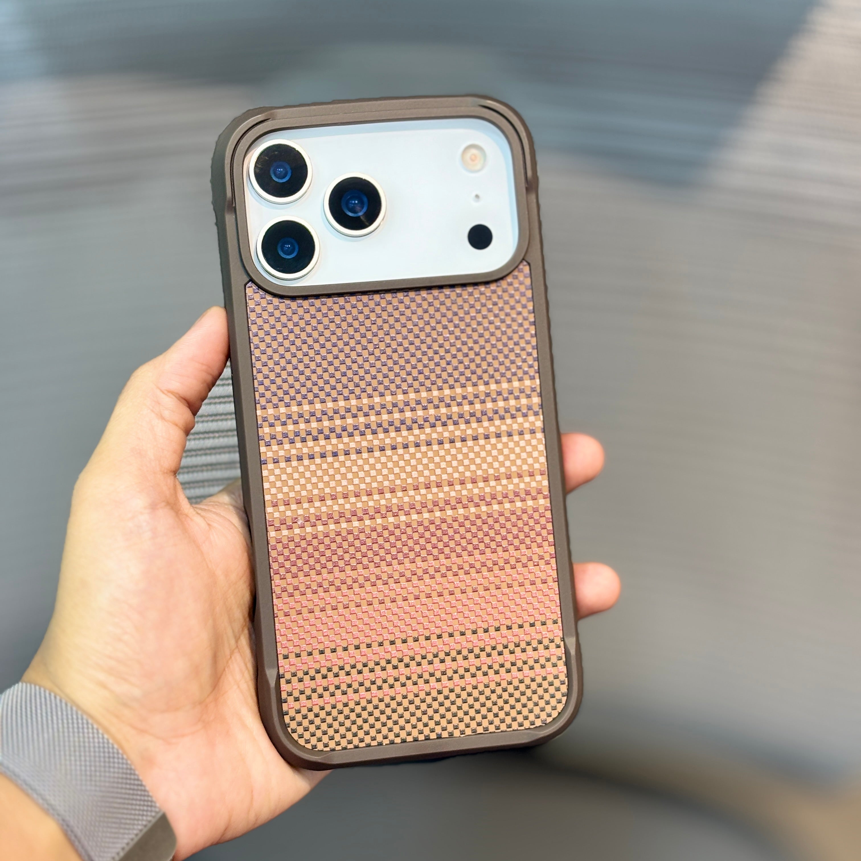 Protective Apple iPhone Back Cover - DesertCarbon MagSafe iPhone 16 Series Case