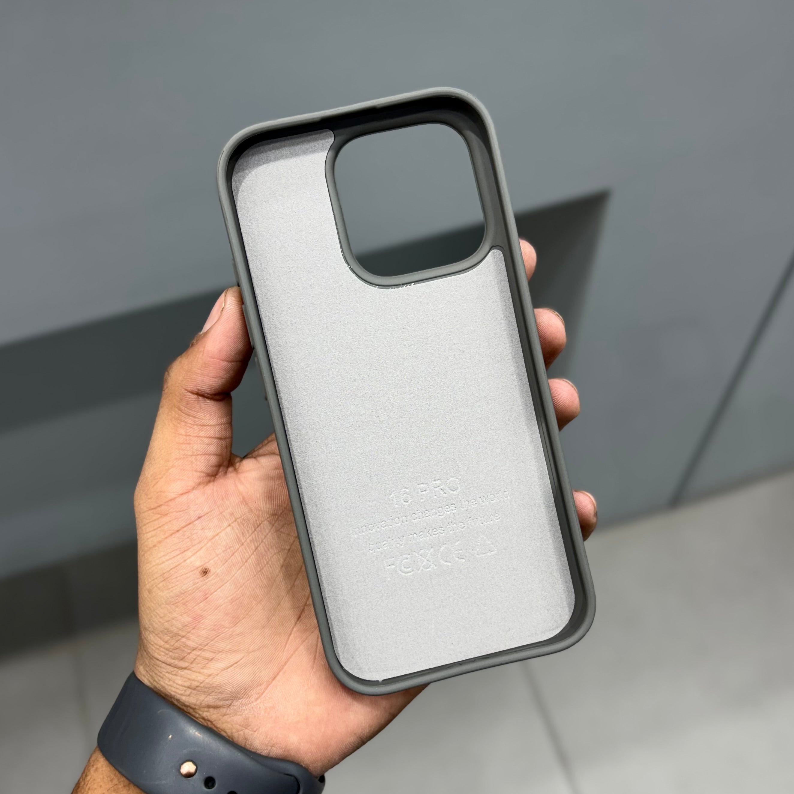 HAMURU SKIN FEELCASE MAGSAFE - GREY ( No. 2378 ) Mobile Case by CoverMeUp - Style 3