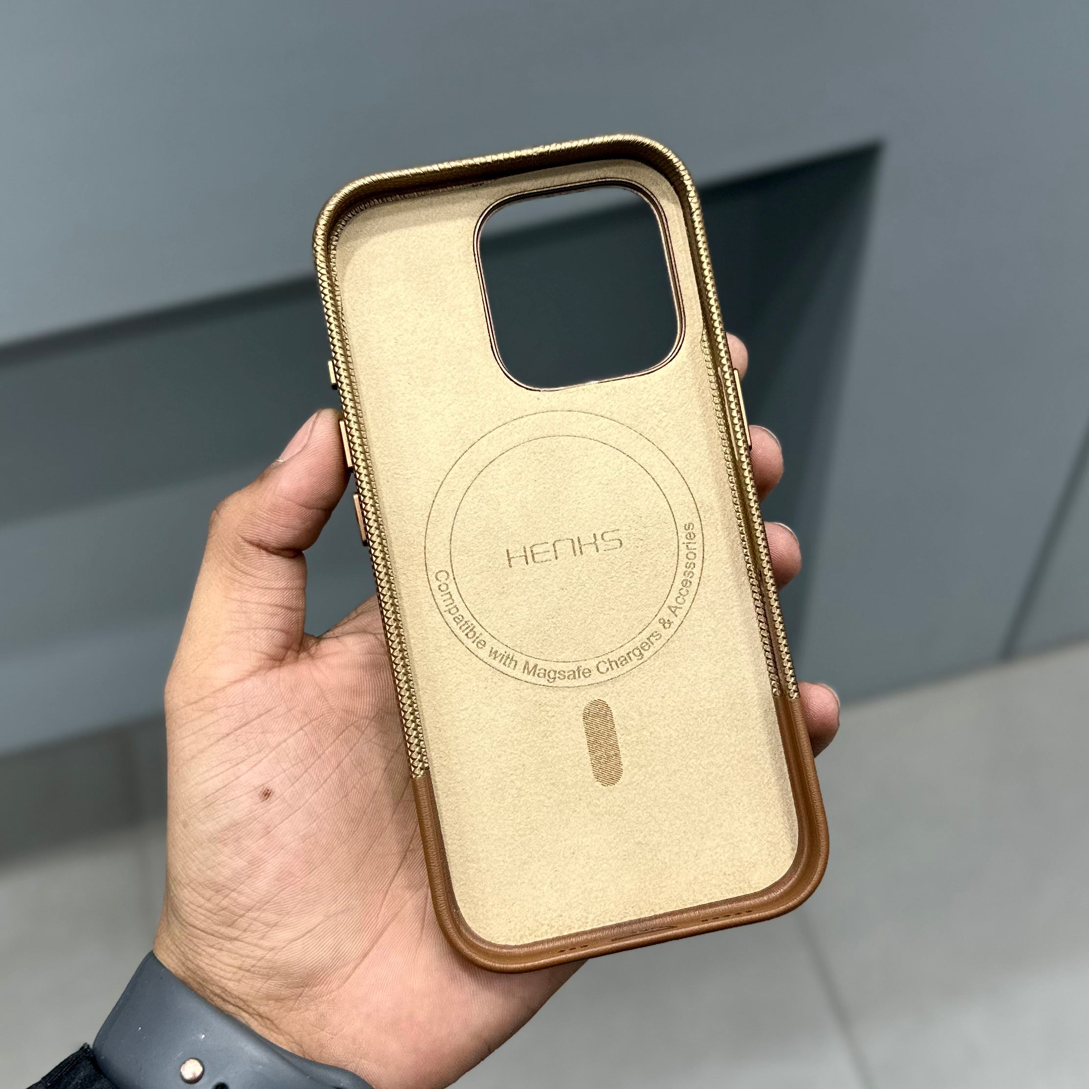HENKS ODIN CASE - BROWN ( No. 2628 ) Mobile Case by CoverMeUp - Style 4