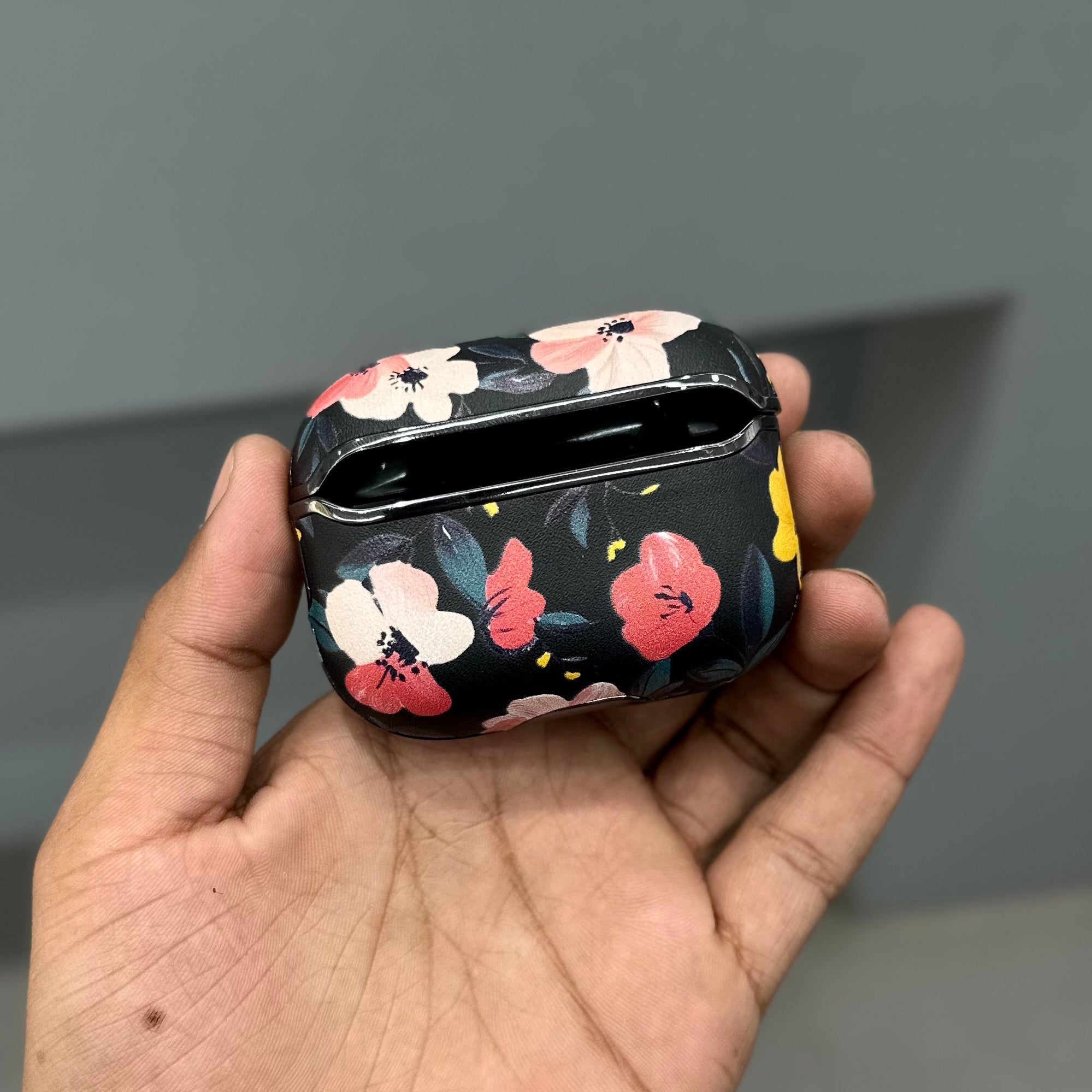 TRANZO AIRPODS CASE - BLACK ( No. 3392 )