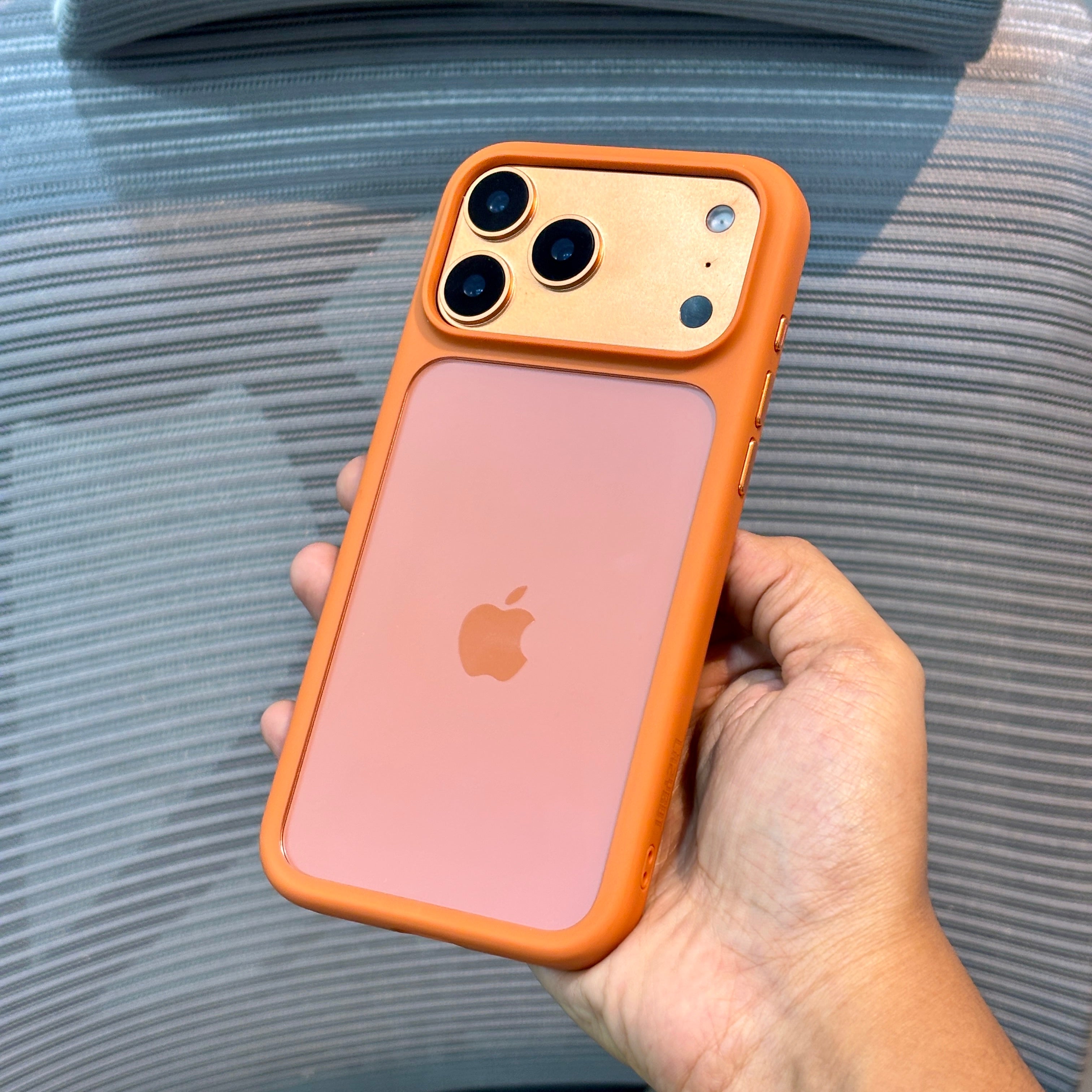 Protective Apple iPhone Back Cover - ClearEdge Color-Border iPhone 17 Pro Max Case - Style 3